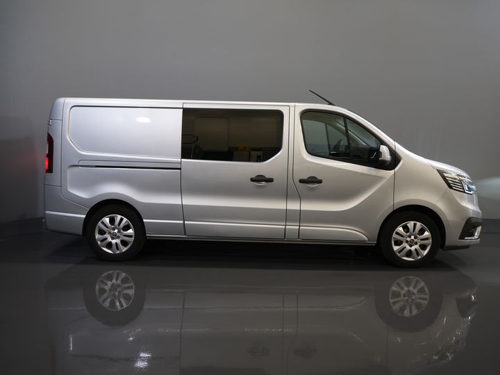 Renault Trafic Van 2.0 dCi 150 hp Aut. L2 DC Double Cabin NL Auto/ 2xSliding Door/ LED/ Carplay/ Climate/ Camera/ PDC/ LMV