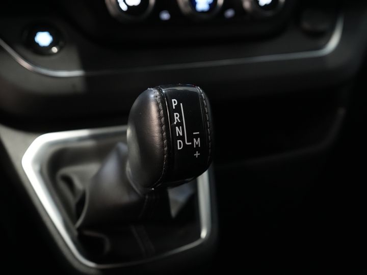 Renault Trafic Van 2.0 dCi 150 hp Aut. L2 DC Double Cabin NL Auto/ 2xSliding Door/ LED/ Carplay/ Climate/ Camera/ PDC/ LMV