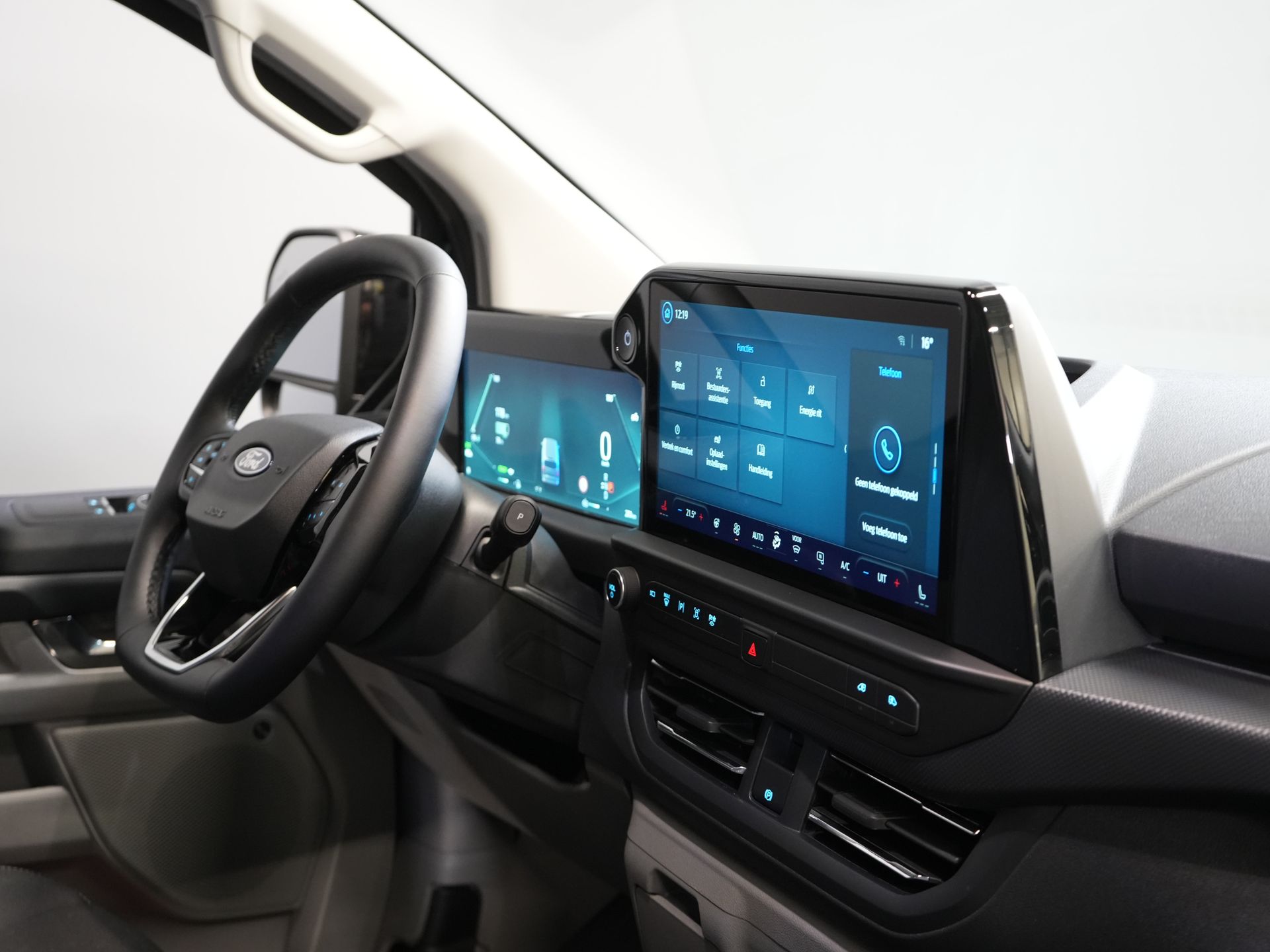 Ford E-Transit Custom Van 340 65 kWh 218 KM 330 km WLTP L2 Limited 2x drzwi przesuwne/ elektryczne przesuwne/ 2,3 t uciąg/ szybka ładowarka/ Matrix LED/ B&O/ adaptacyjny tempomat/ St