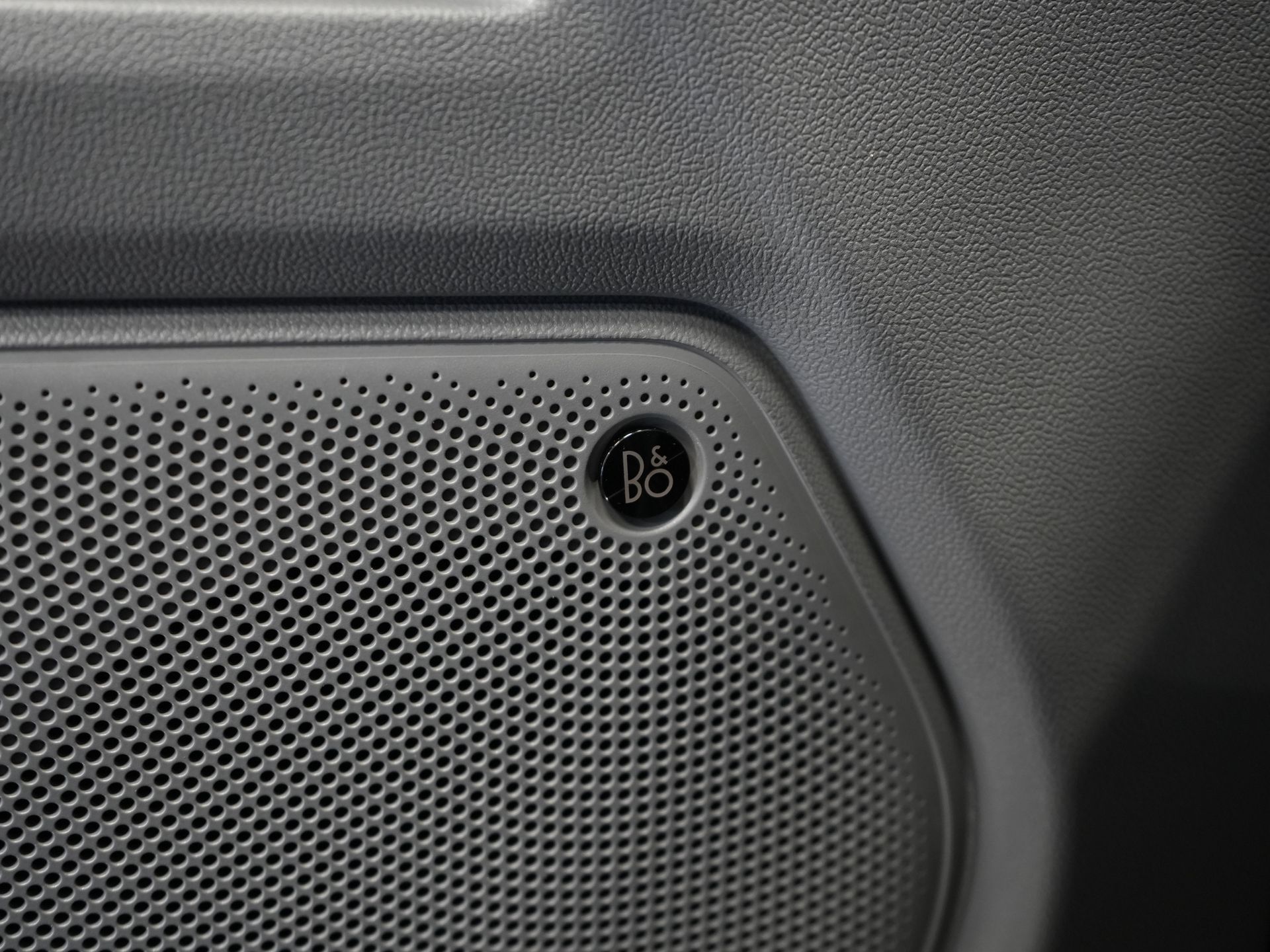 Ford E-Transit Custom Van 340 65 kWh 218 KM 330 km WLTP L2 Limited 2x drzwi przesuwne/ elektryczne przesuwne/ 2,3 t uciąg/ szybka ładowarka/ Matrix LED/ B&O/ adaptacyjny tempomat/ St