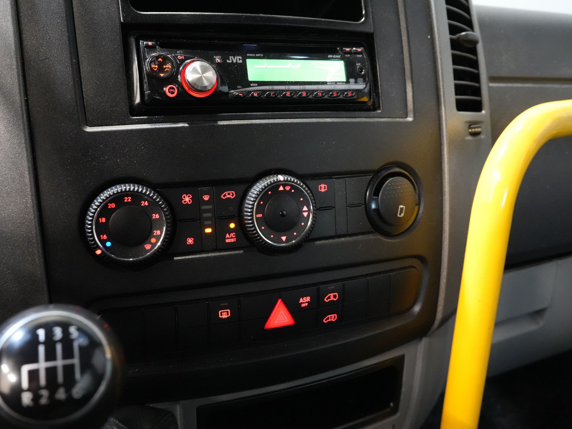 Volkswagen Crafter Personenvervoer 35 2.0 TDI L3H2 EXPORT ONLY! €9.559 incl BTW/BPM Rolstoellift/ 9 Pers/ 9P/ Sidebars/ Rearbar/ Airco