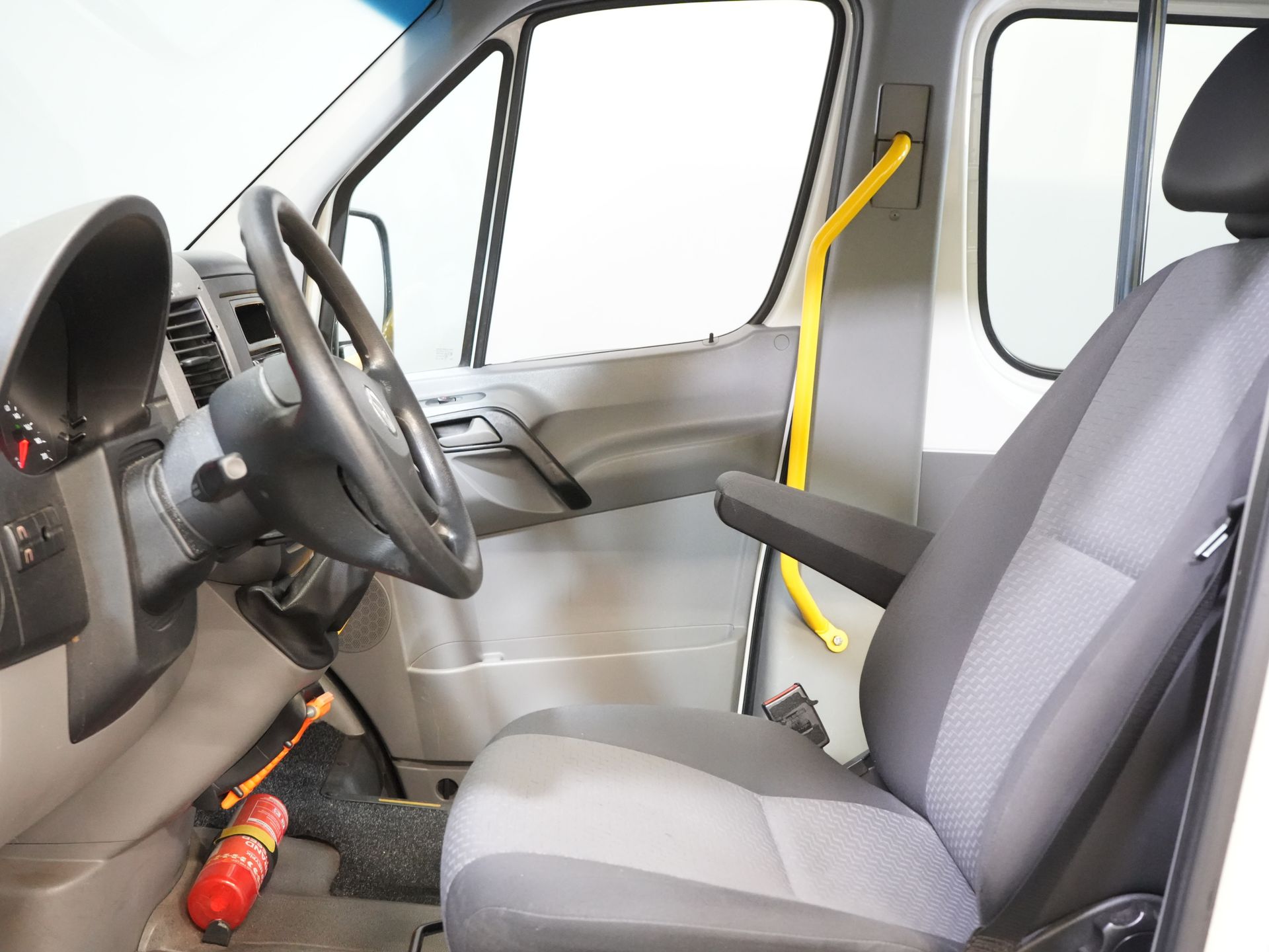 Volkswagen Crafter Personenvervoer 35 2.0 TDI L3H2 EXPORT ONLY! €9.559 incl BTW/BPM Rolstoellift/ 9 Pers/ 9P/ Sidebars/ Rearbar/ Airco