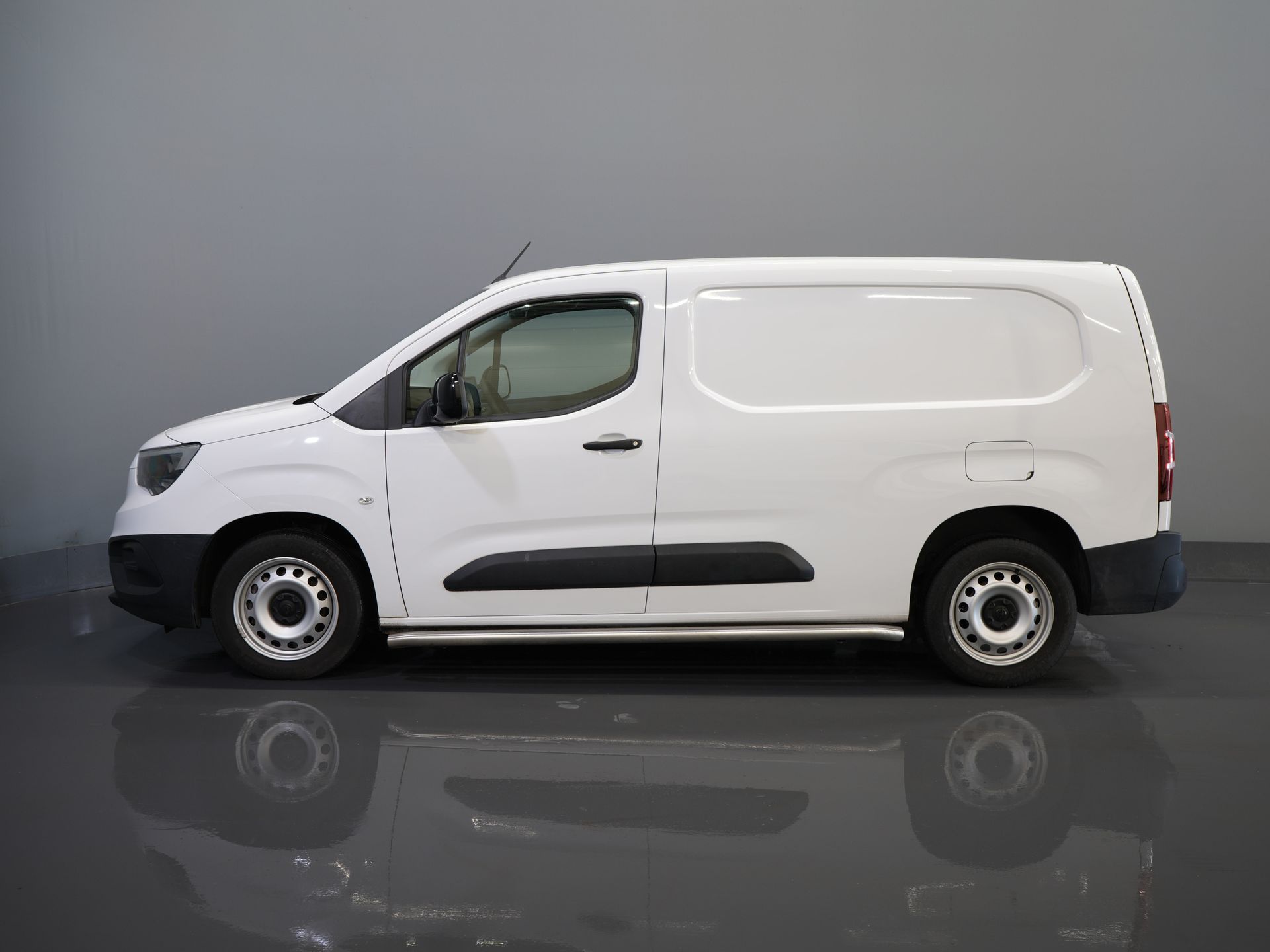 Opel Combo Bestelbus 1.5CDTi 100 pk L2 BPM VRIJ! NL Auto/ Carplay/ Sidebars/ Cruise/ Airco/ Trekhaak