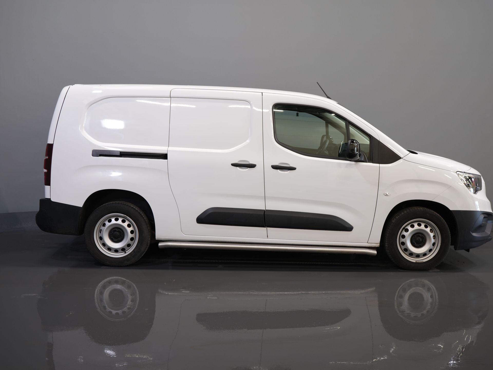 Opel Combo Bestelbus 1.5CDTi 100 pk L2 BPM VRIJ! NL Auto/ Carplay/ Sidebars/ Cruise/ Airco/ Trekhaak