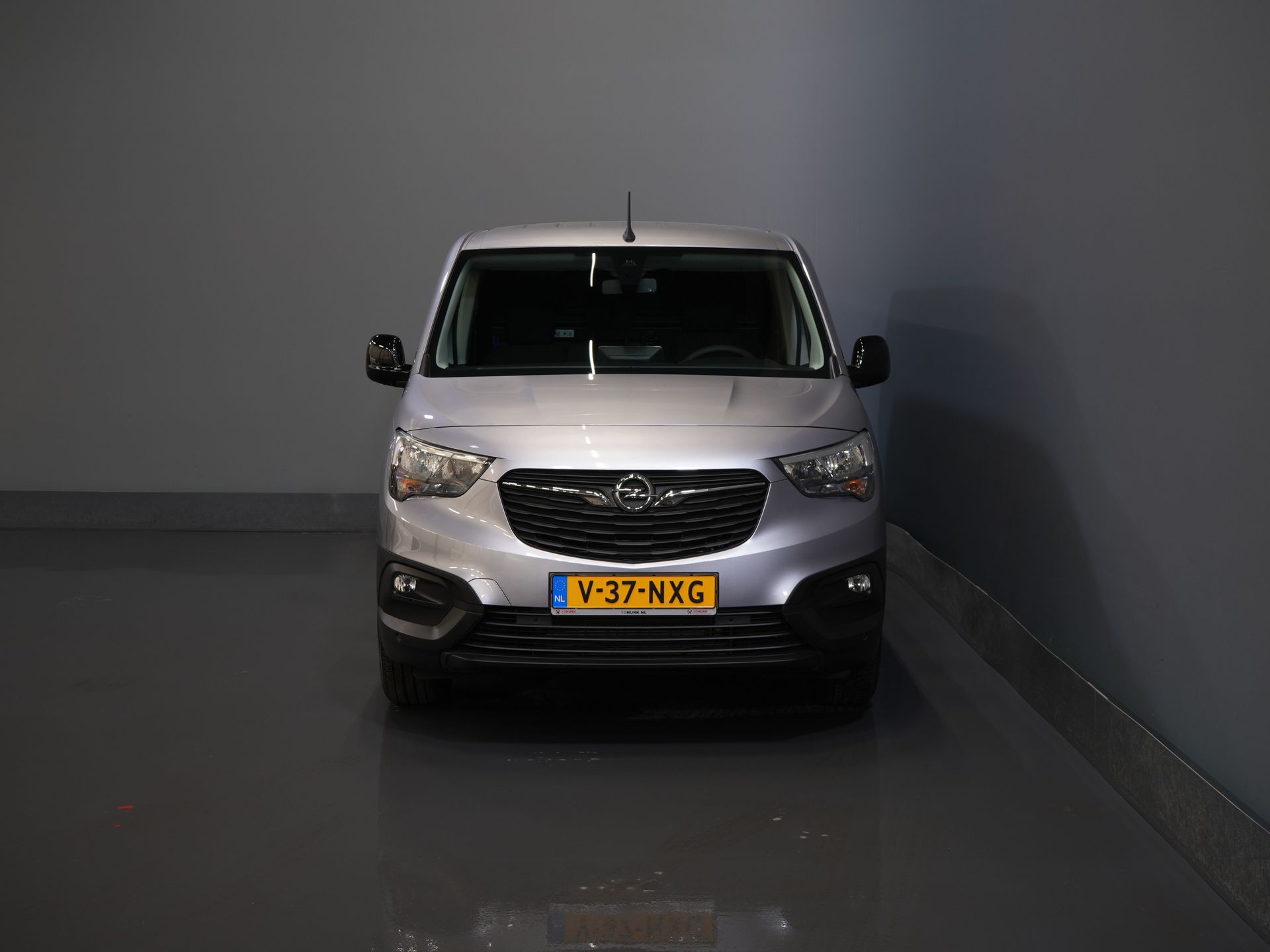 Opel Combo-e Bestelbus L2 50 kWh 275Km WLTP Snellader/ 3 Pers./ Carplay/ Stuurverw./ Cruise/ Climate / PDC V+A/ Dodehoek/ Navi