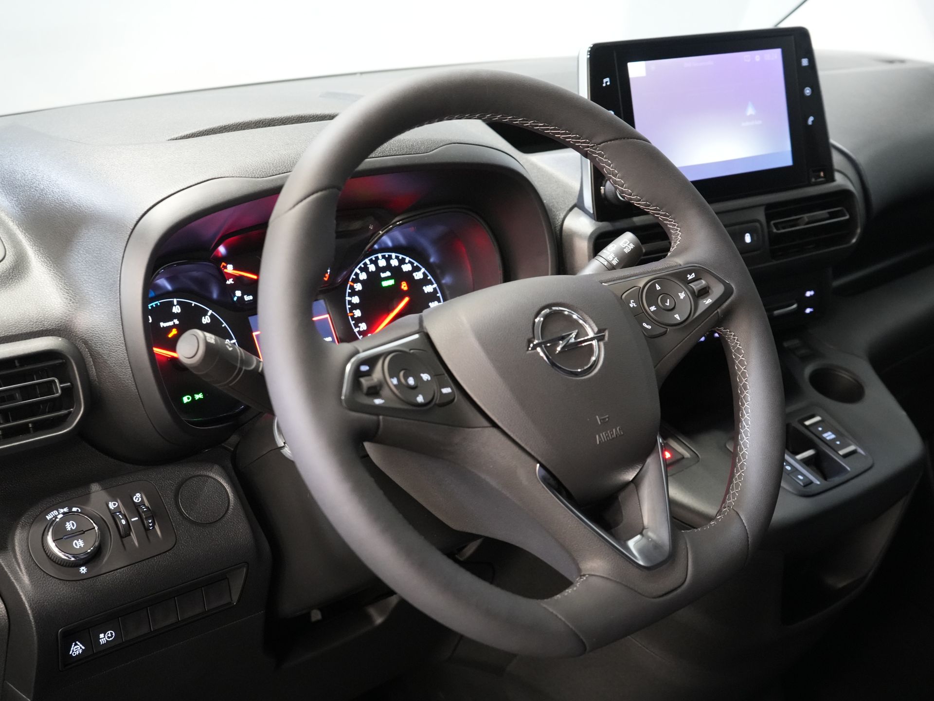 Opel Combo-e Bestelbus L2 50 kWh 275Km WLTP Snellader/ 3 Pers./ Carplay/ Stuurverw./ Cruise/ Climate / PDC V+A/ Dodehoek/ Navi