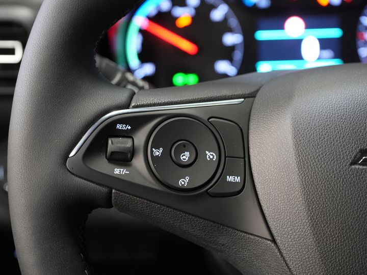 Opel Combo-e Bestelbus L2 50 kWh 275Km WLTP Snellader/ 3 Pers./ Carplay/ Stuurverw./ Cruise/ Climate / PDC V+A/ Dodehoek/ Navi