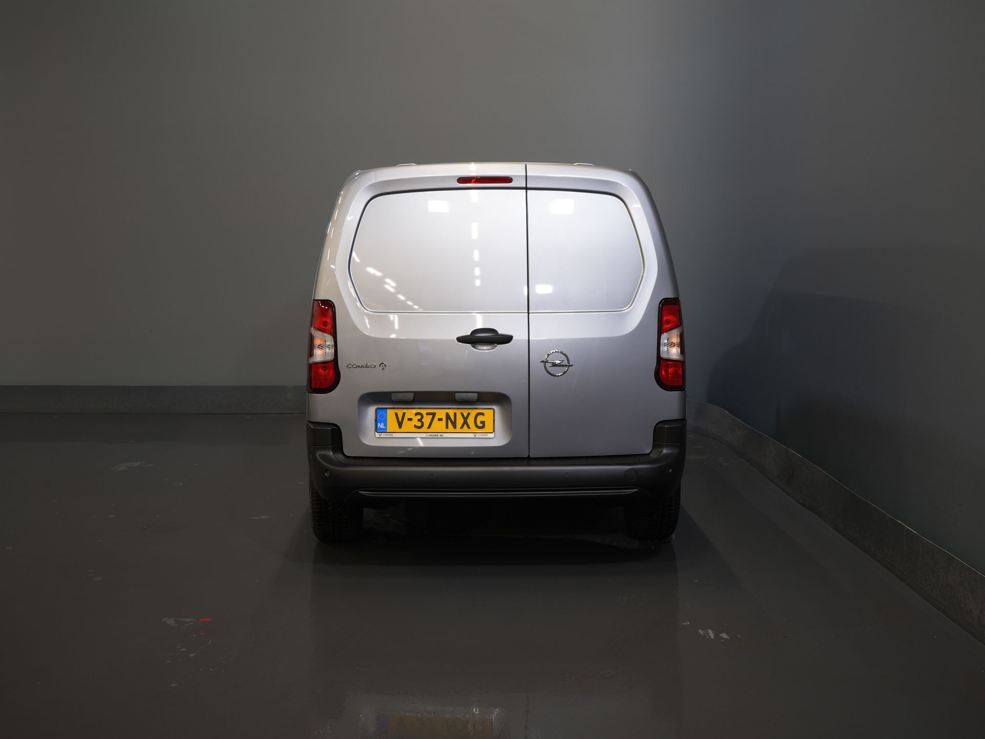 Opel Combo-e Bestelbus L2 50 kWh 275Km WLTP Snellader/ 3 Pers./ Carplay/ Stuurverw./ Cruise/ Climate / PDC V+A/ Dodehoek/ Navi