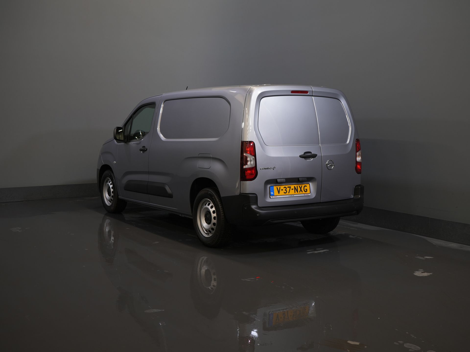 Opel Combo-e Bestelbus L2 50 kWh 275Km WLTP Snellader/ 3 Pers./ Carplay/ Stuurverw./ Cruise/ Climate / PDC V+A/ Dodehoek/ Navi