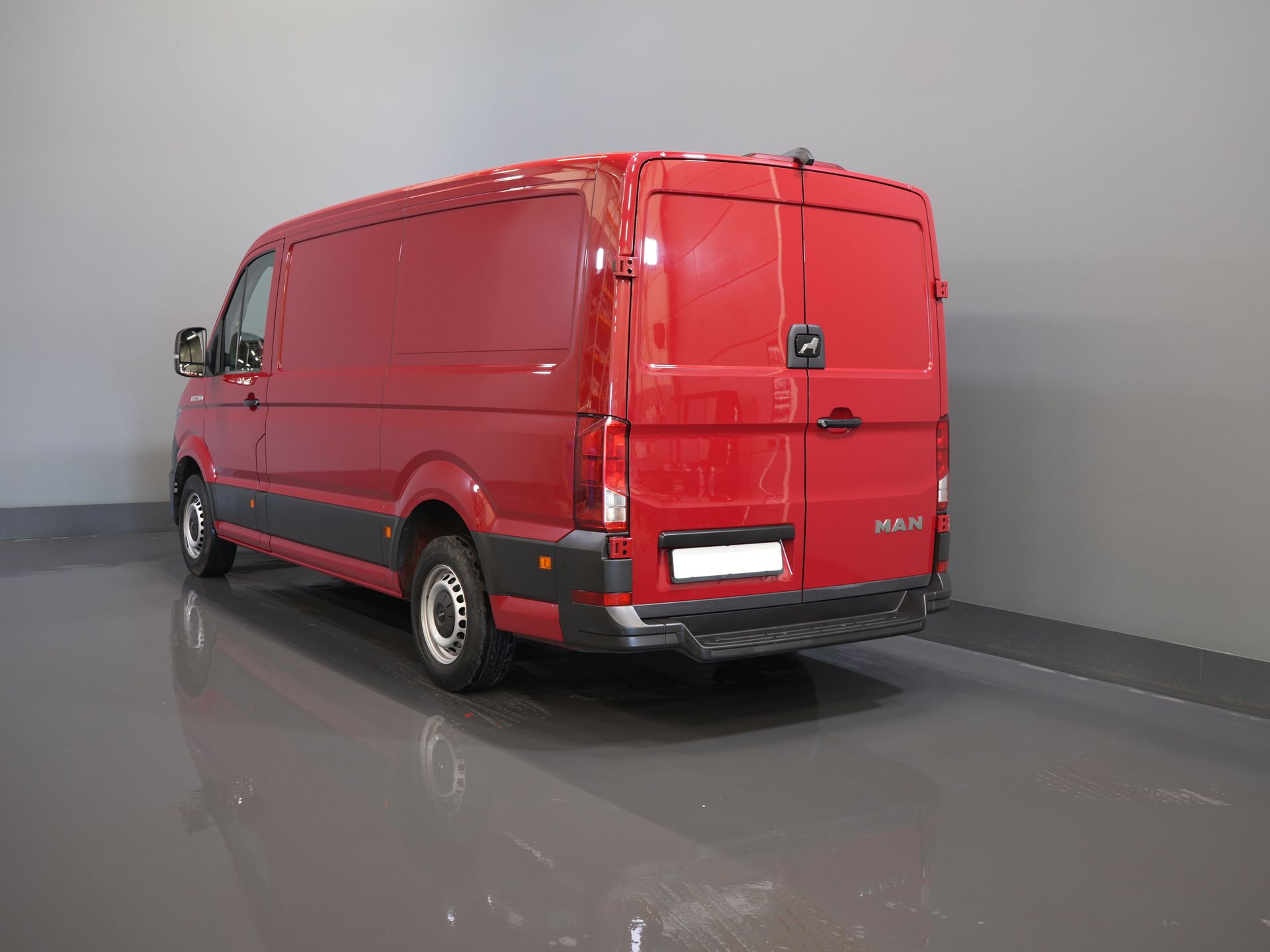 MAN TGE Van 2.0 TDI L3H2 BPM GRATIS! 3 os./ 2.5t Trekverm./ Carplay/ Carpenter/ Cruise/ Navi/ Kamera