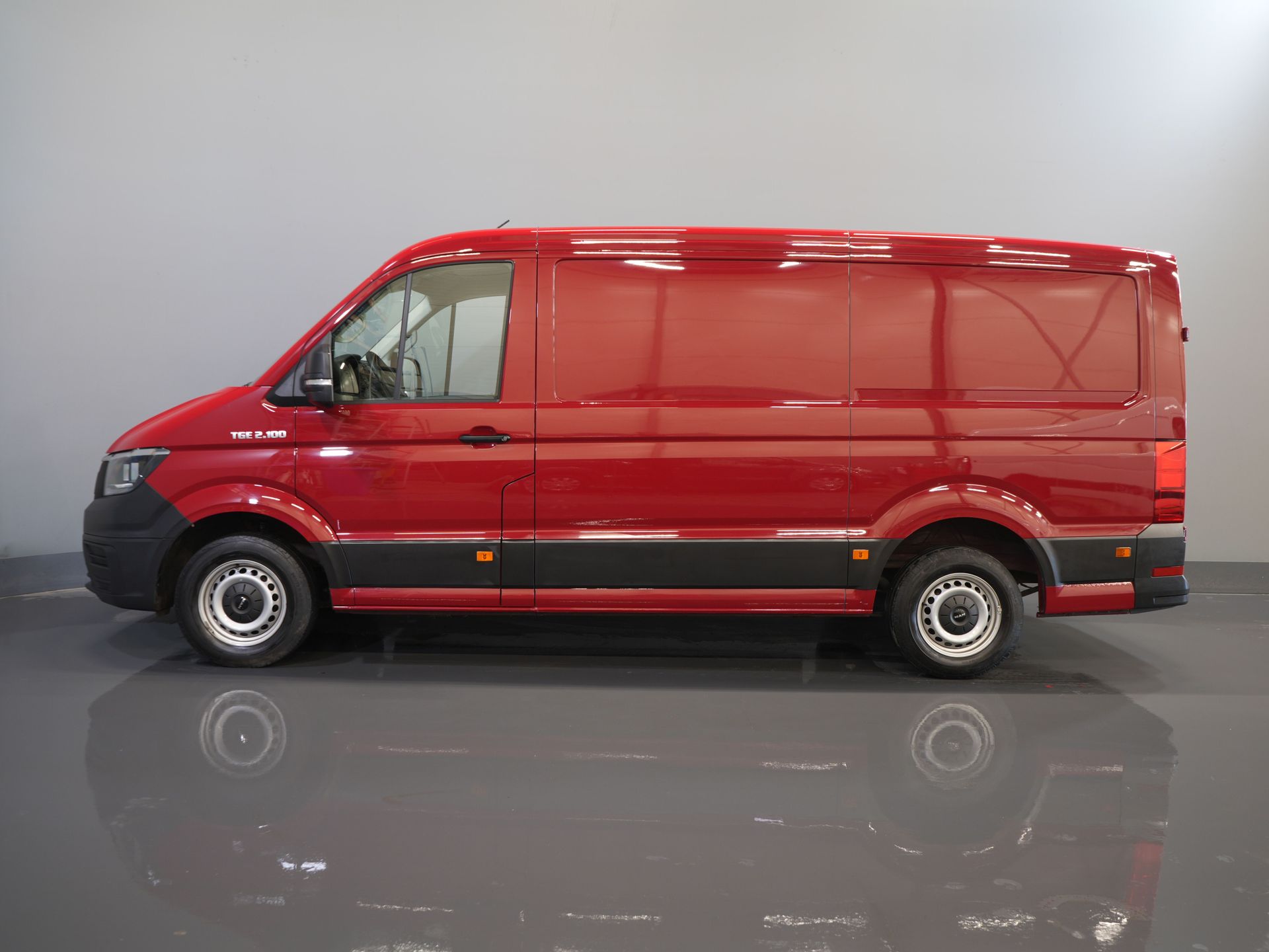 MAN TGE Van 2.0 TDI L3H2 BPM GRATIS! 3 os./ 2.5t Trekverm./ Carplay/ Carpenter/ Cruise/ Navi/ Kamera