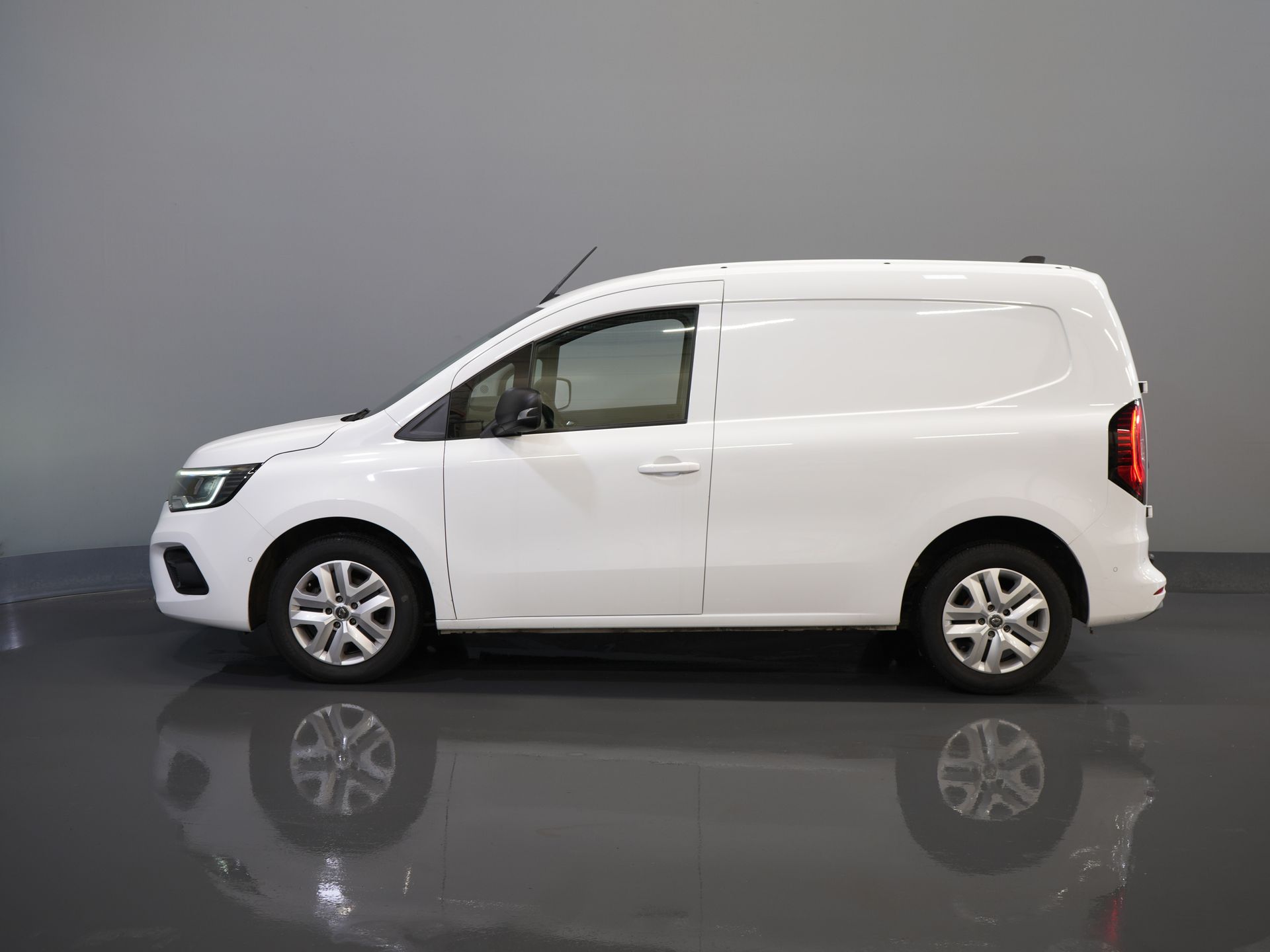 Renault Kangoo Van 1.5 dCi 95 к.с. авт. BPM FREE EN Автомобіль/ Carplay/ Камера/ Круїз/ LMV/ Фаркоп/ PDC