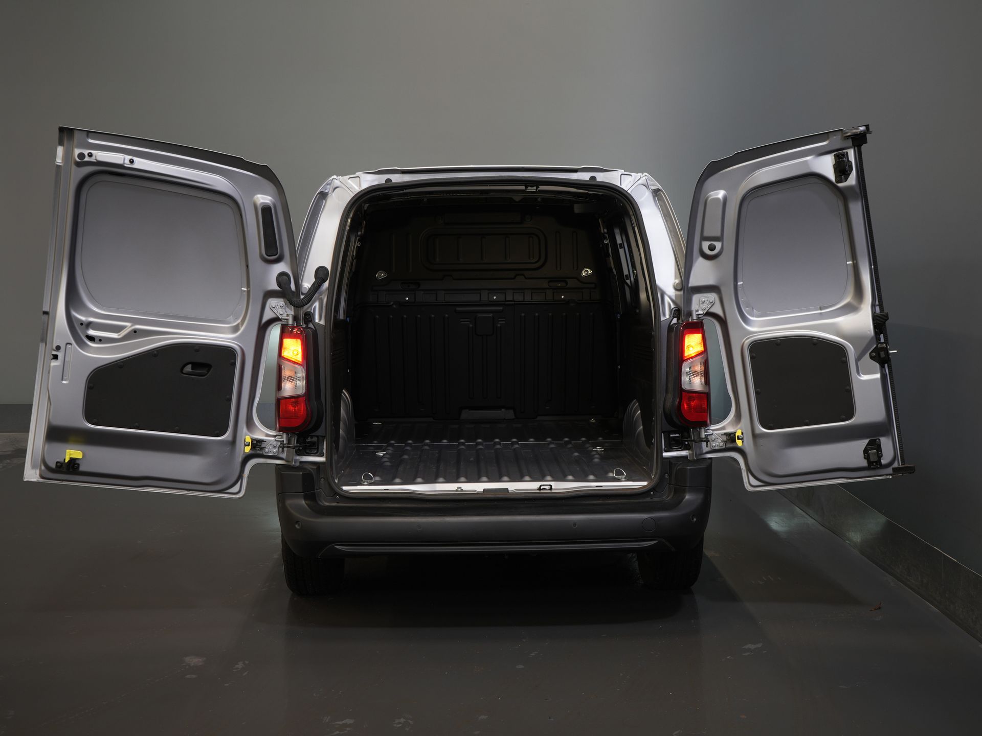 Citroën E-Berlingo Bestelbus 50 kWh 335 km WLTP L2 LED/ Snellader/ Navi/ Carplay/ Camera/ LMV/ PDC/ Airco