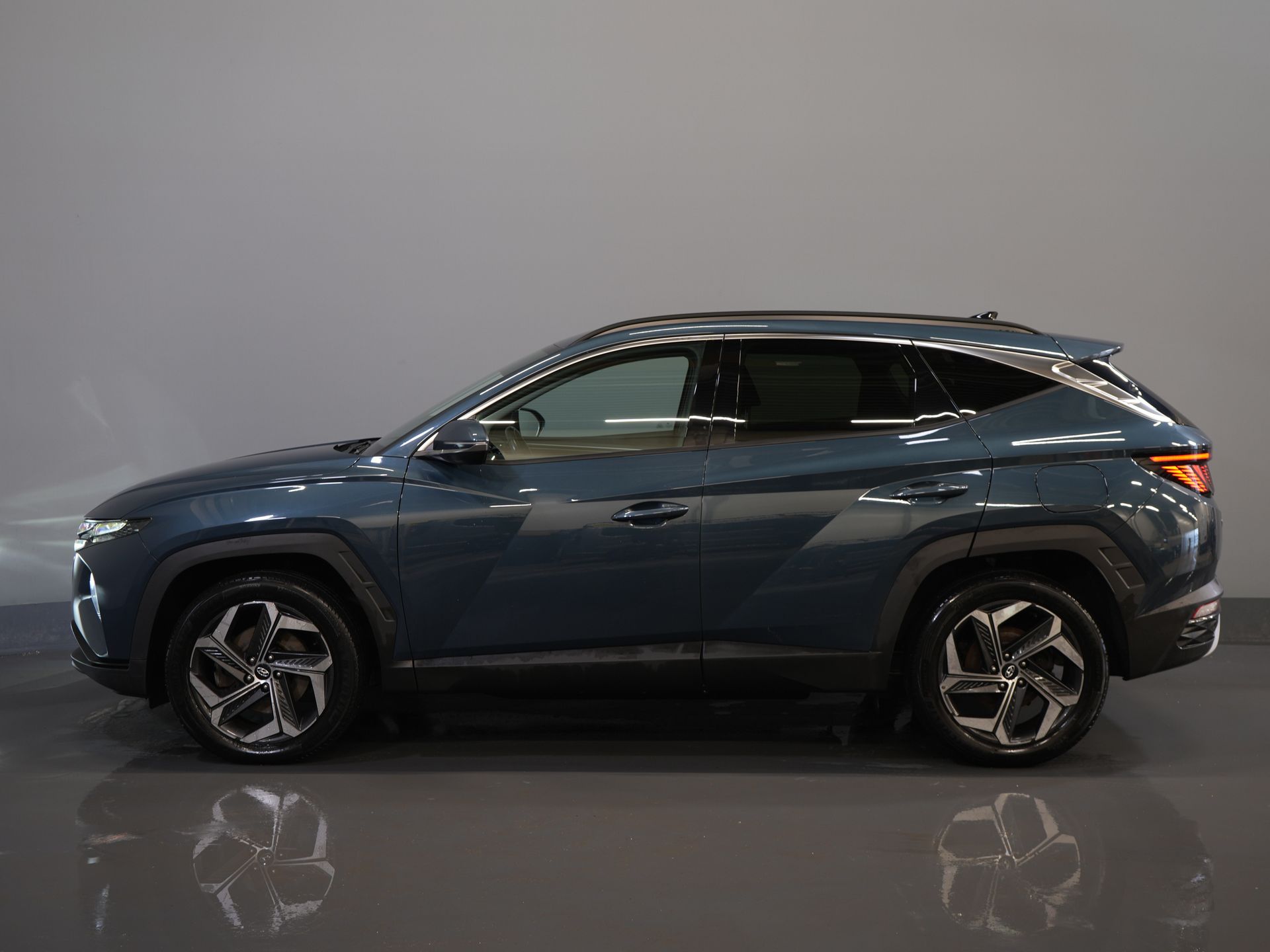 Hyundai Tucson SUV 1.6 T-GDI PHEV Premium 4WD/ LED/ Adapt. Cruise/ Sedili/ Sterzo/ Carplay/ Clima/ Navi/ Videocamera