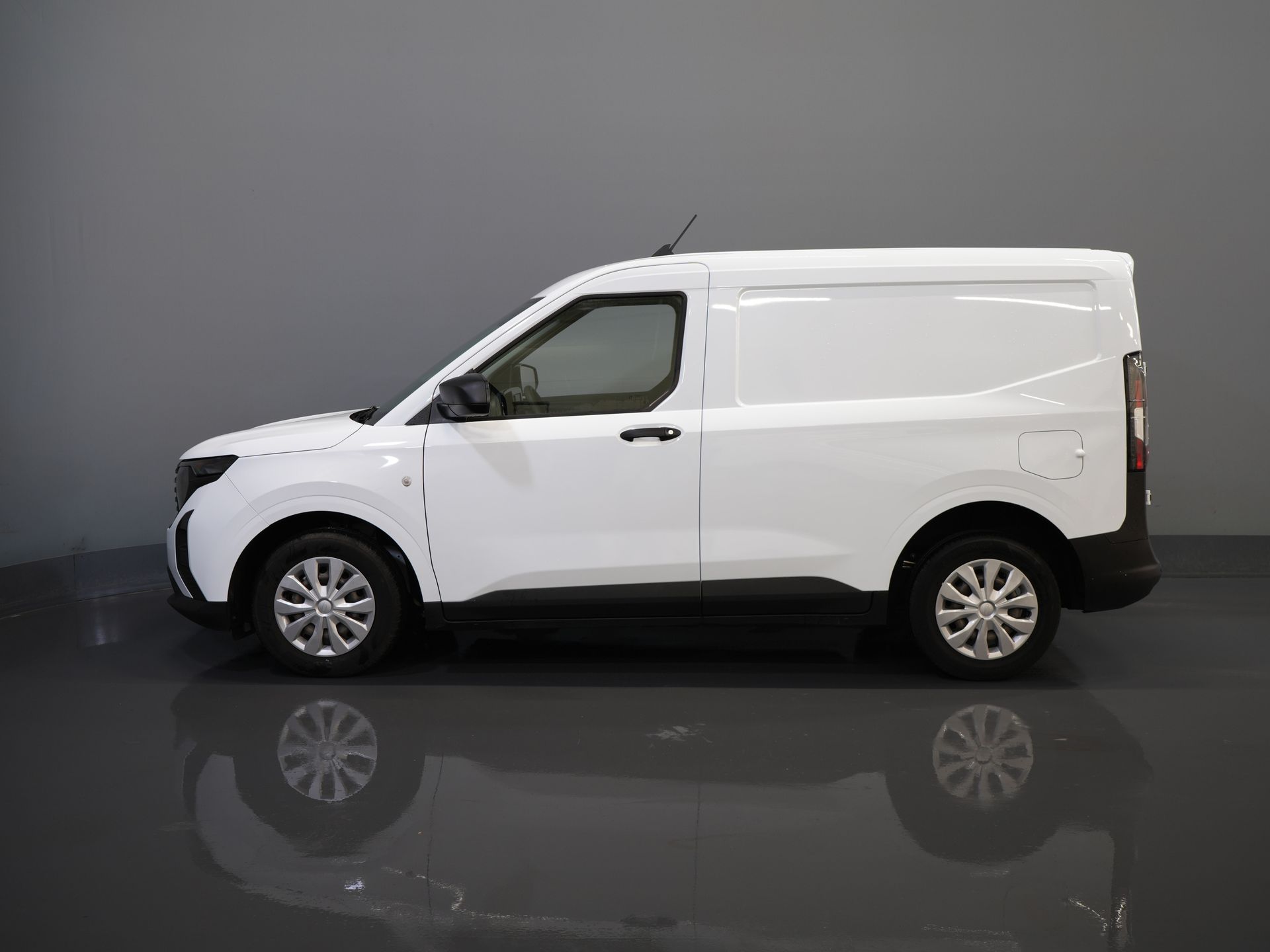 Ford Transit Courier Van 1.0 Trend 100 к.с. БЕНЗИНОВИЙ BPM БЕЗКОШТОВНО! Гарантія 05-2029/ Carplay/ Віртуальний кокпіт/ Airco/ Круїз