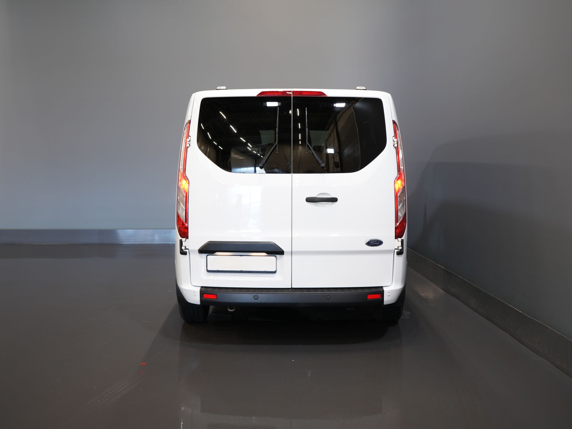Ford Transit Custom Passenger Transport Tourneo 2.0 TDCI €.... incl. TVA/BPM Trend Combi/ Combi/ 9 Person/ 9 P/ Cruise/ PDC/ Airco