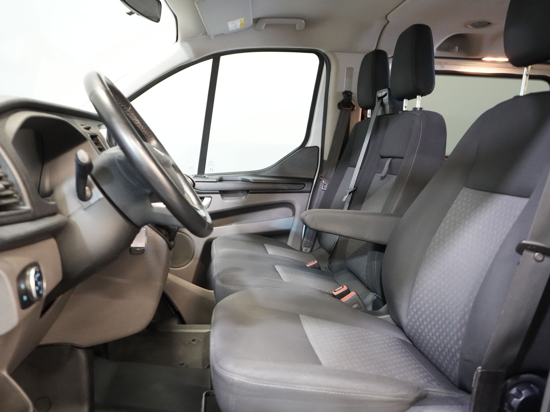 Ford Transit Custom Passenger Transport Tourneo 2.0 TDCI €.... incl. TVA/BPM Trend Combi/ Combi/ 9 Person/ 9 P/ Cruise/ PDC/ Airco