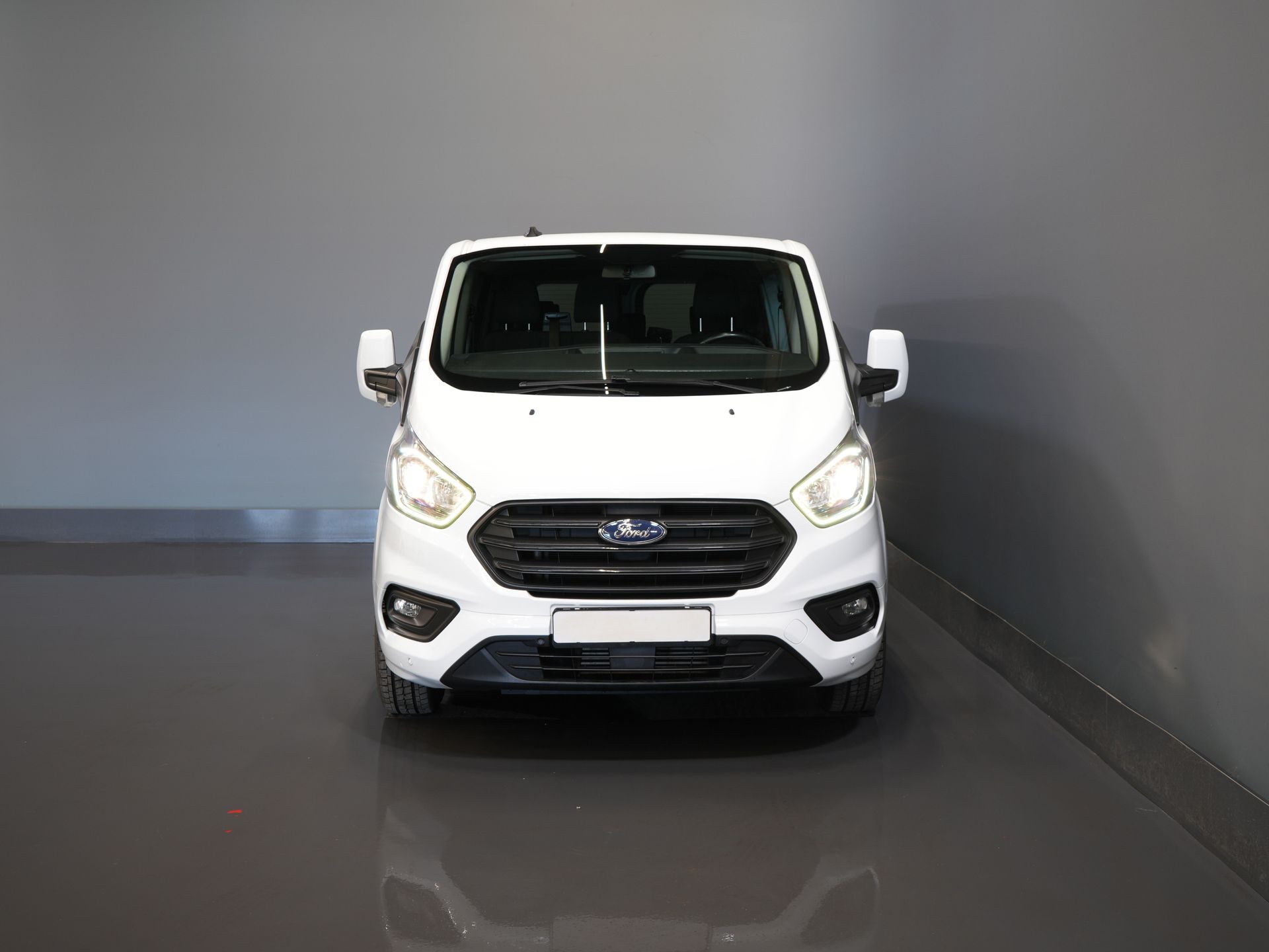 Ford Transit Custom Passenger Transport Tourneo 2.0 TDCI €.... incl. TVA/BPM Trend Combi/ Combi/ 9 Person/ 9 P/ Cruise/ PDC/ Airco