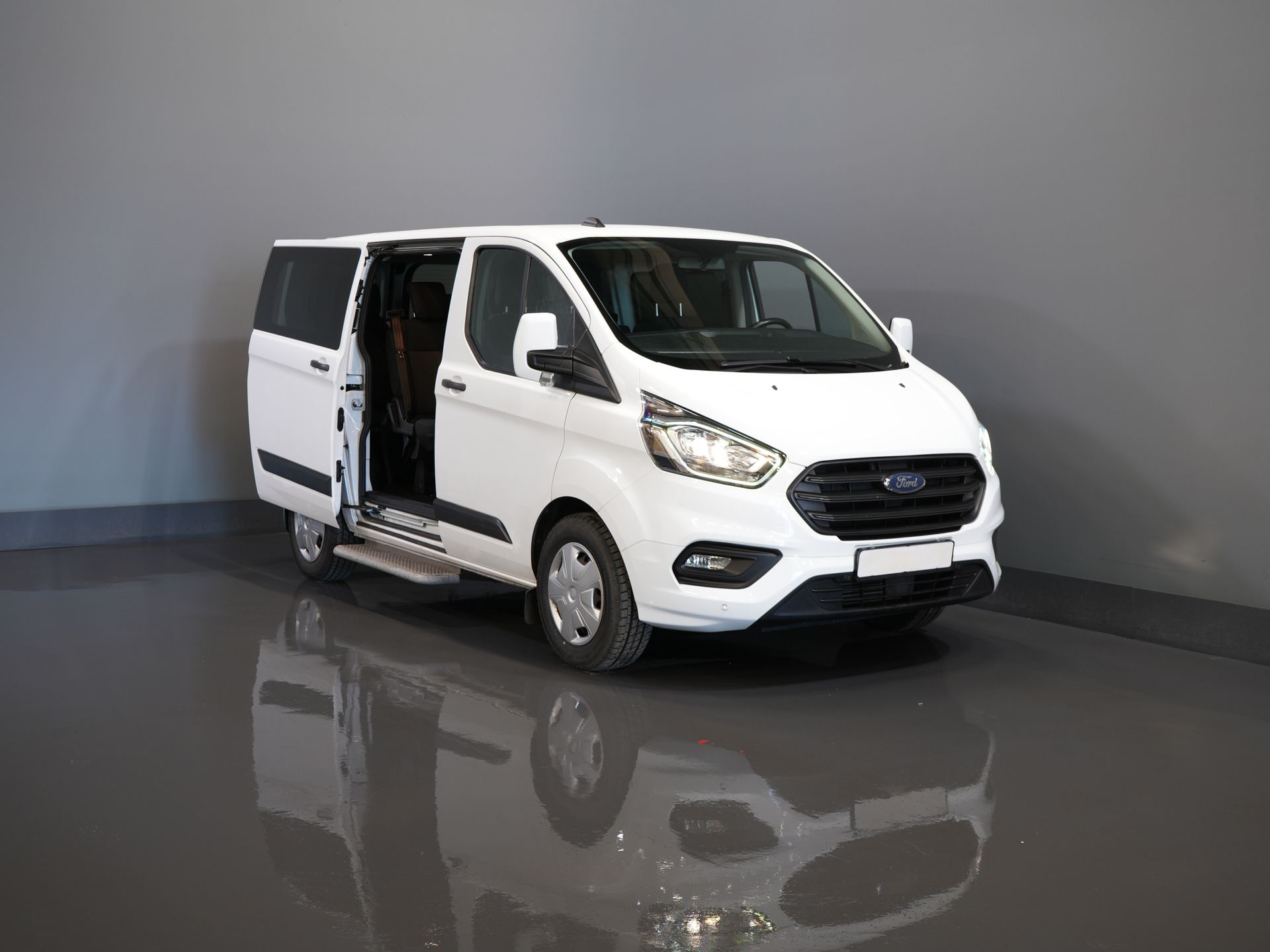 Ford Transit Custom Passenger Transport Tourneo 2.0 TDCI €.... incl. TVA/BPM Trend Combi/ Combi/ 9 Person/ 9 P/ Cruise/ PDC/ Airco