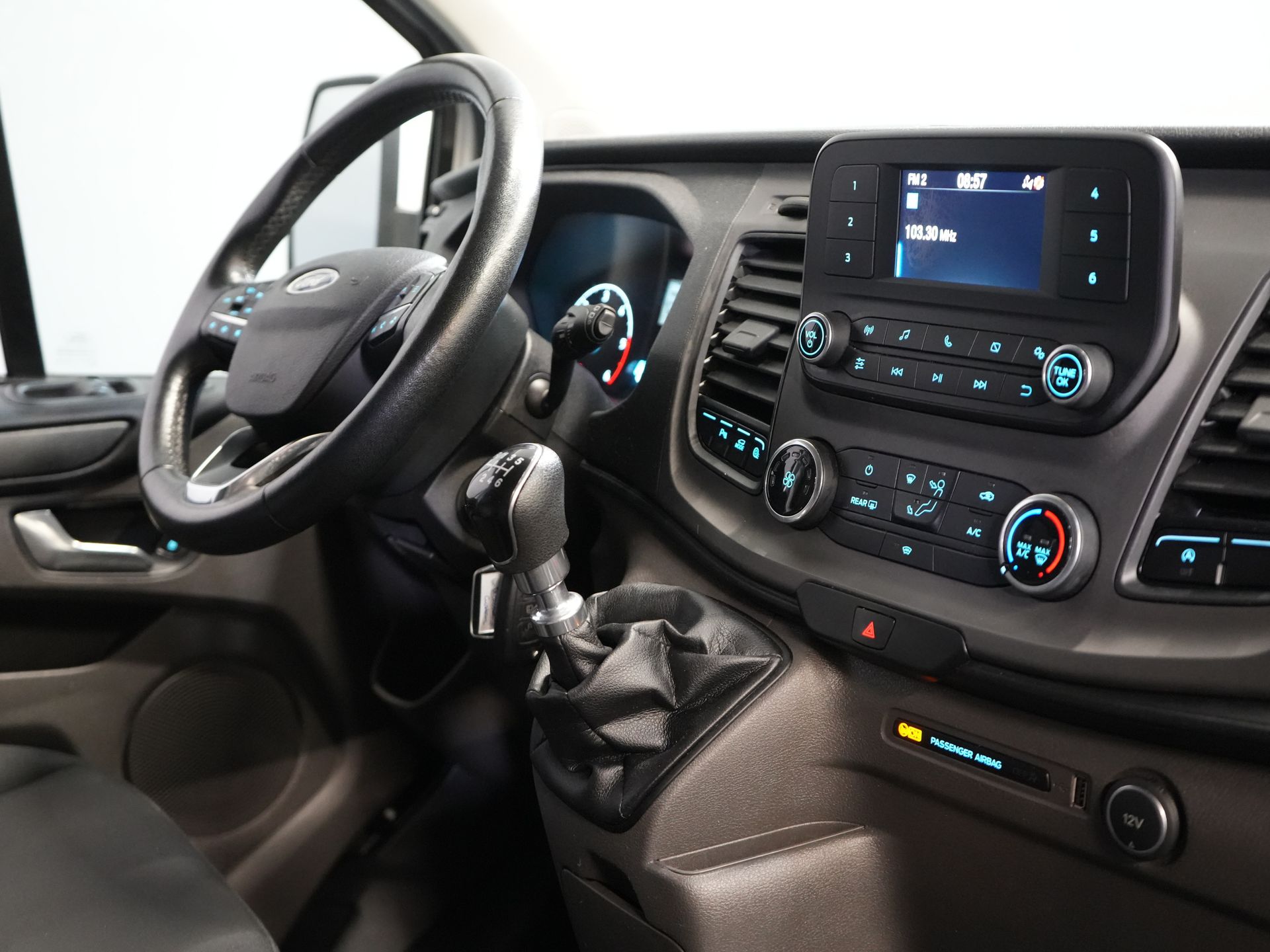 Ford Transit Custom Passenger Transport Tourneo 2.0 TDCI €.... incl. TVA/BPM Trend Combi/ Combi/ 9 Person/ 9 P/ Cruise/ PDC/ Airco
