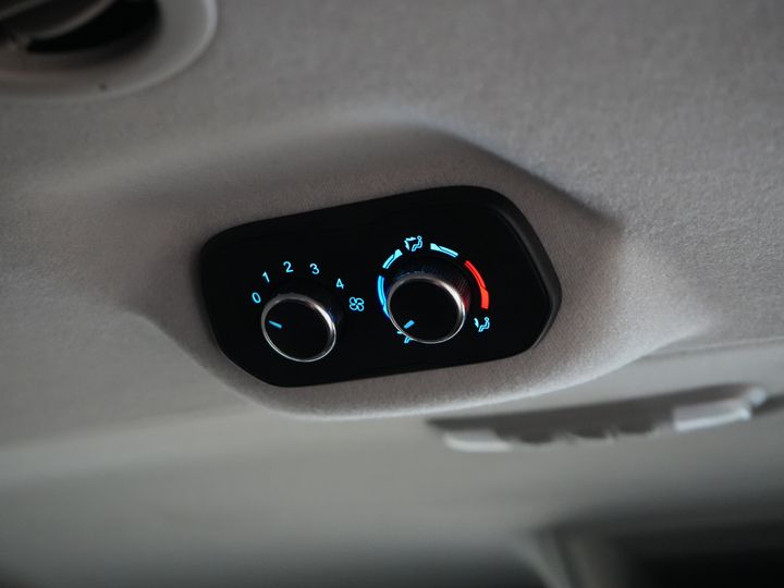 Ford Transit Custom Passenger Transport Tourneo 2.0 TDCI €.... incl. TVA/BPM Trend Combi/ Combi/ 9 Person/ 9 P/ Cruise/ PDC/ Airco