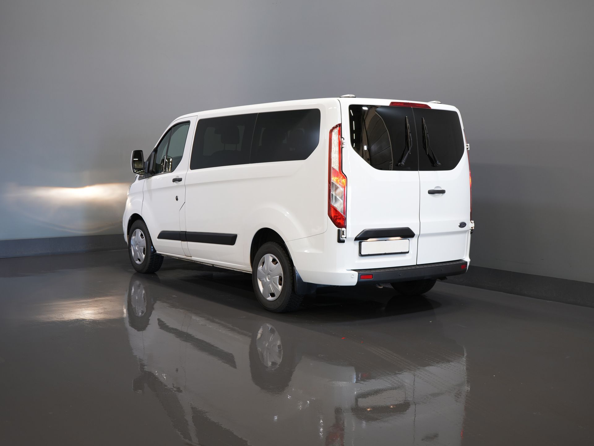 Ford Transit Custom Passenger Transport Tourneo 2.0 TDCI €.... incl. TVA/BPM Trend Combi/ Combi/ 9 Person/ 9 P/ Cruise/ PDC/ Airco