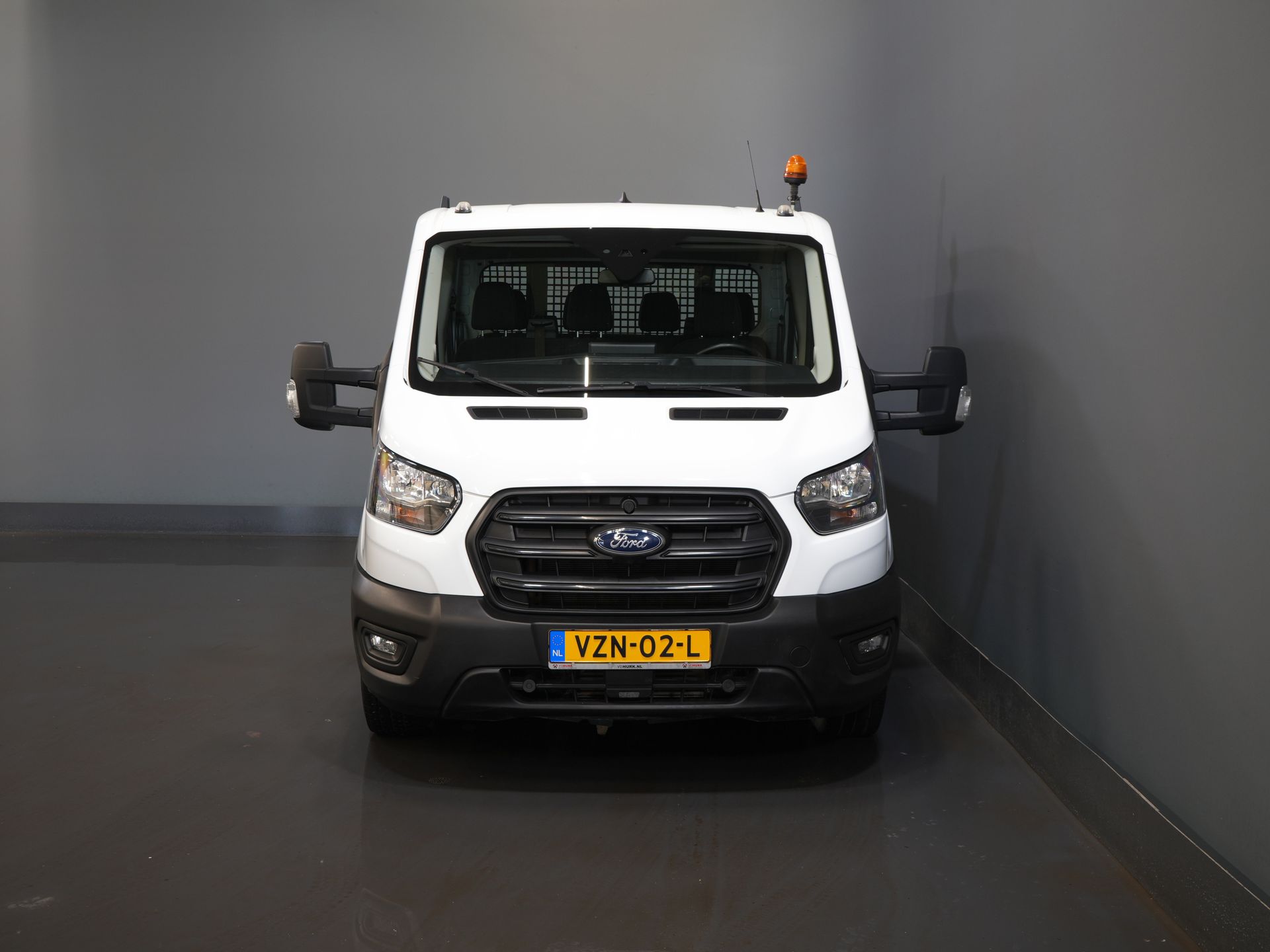 Ford Transit Open laadbak 2.0 TDCI 130 pk DC Dubbel Cabine Open Laadbak/ 7 Pers./ 3.0t Trekverm./ Carplay/ Cruise/ Climate/ Pick Up