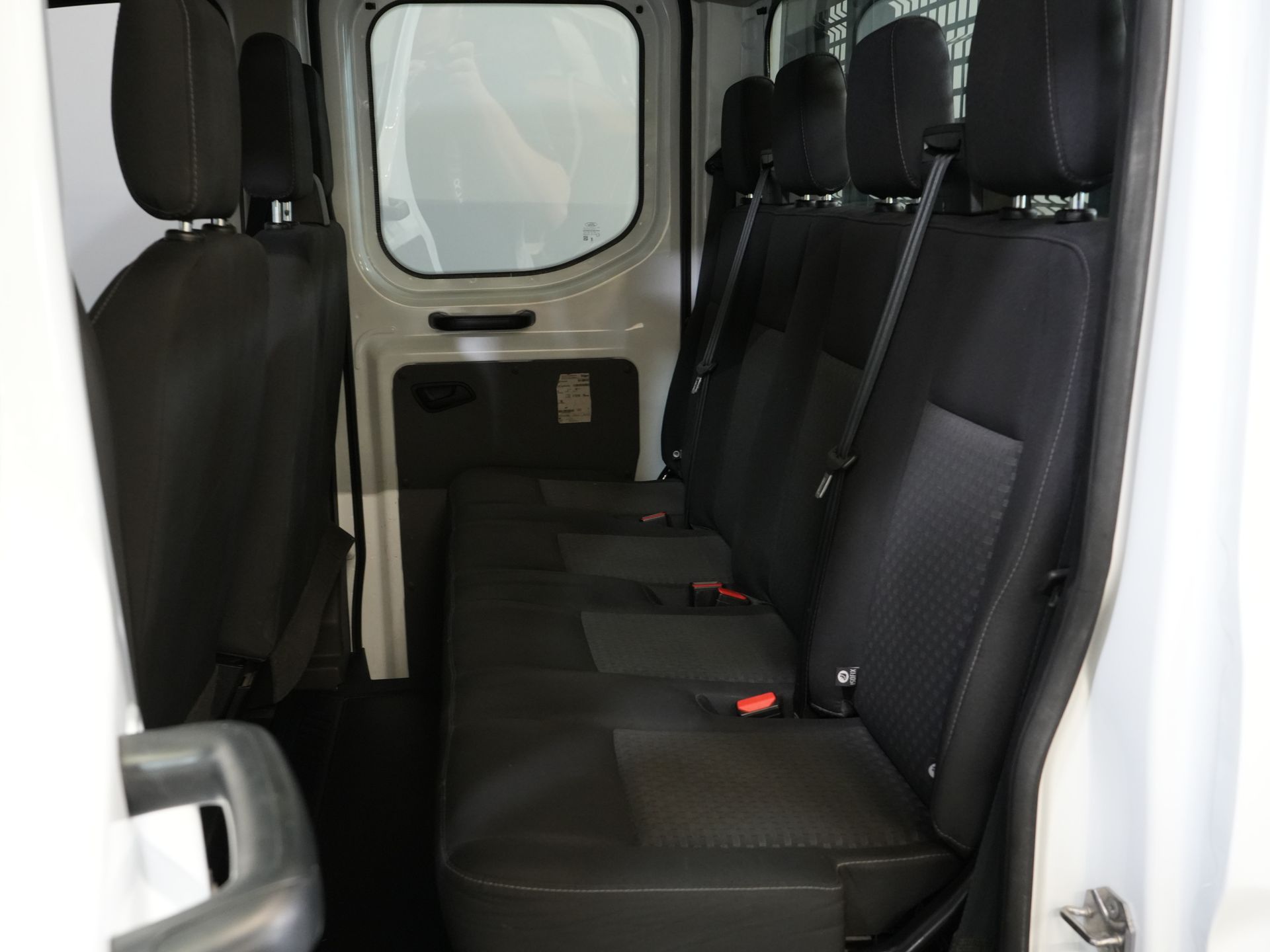 Ford Transit Open laadbak 2.0 TDCI 130 pk DC Dubbel Cabine Open Laadbak/ 7 Pers./ 3.0t Trekverm./ Carplay/ Cruise/ Climate/ Pick Up