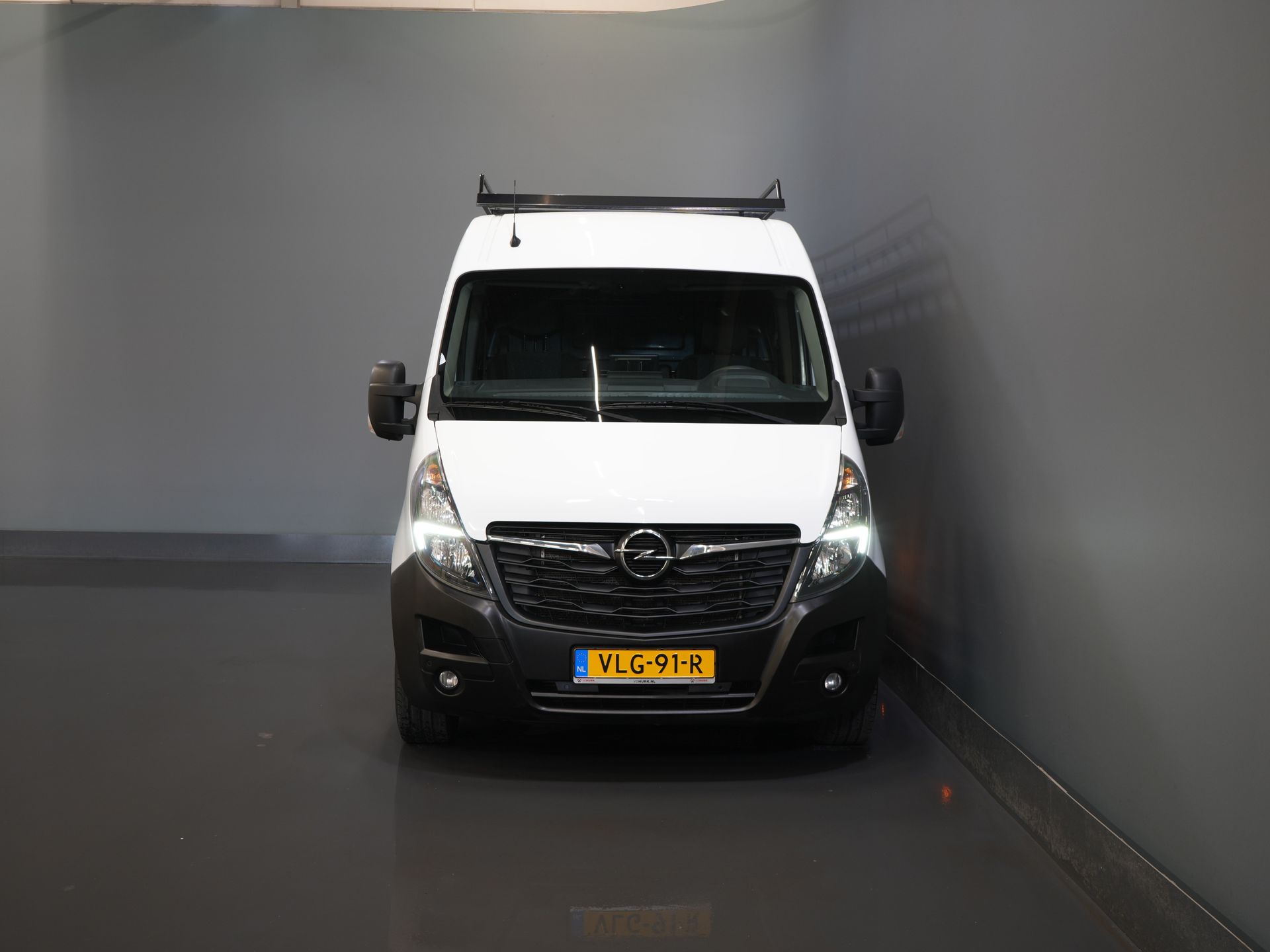 Opel Movano Bestelbus 2.3 Turbo 136PK L3H2 Camera/ Climate/ Cruise/ PDC/ Trekhaak / 2,5T trekgew./ Imperiaal+trap/ Side Bars/ NL Auto