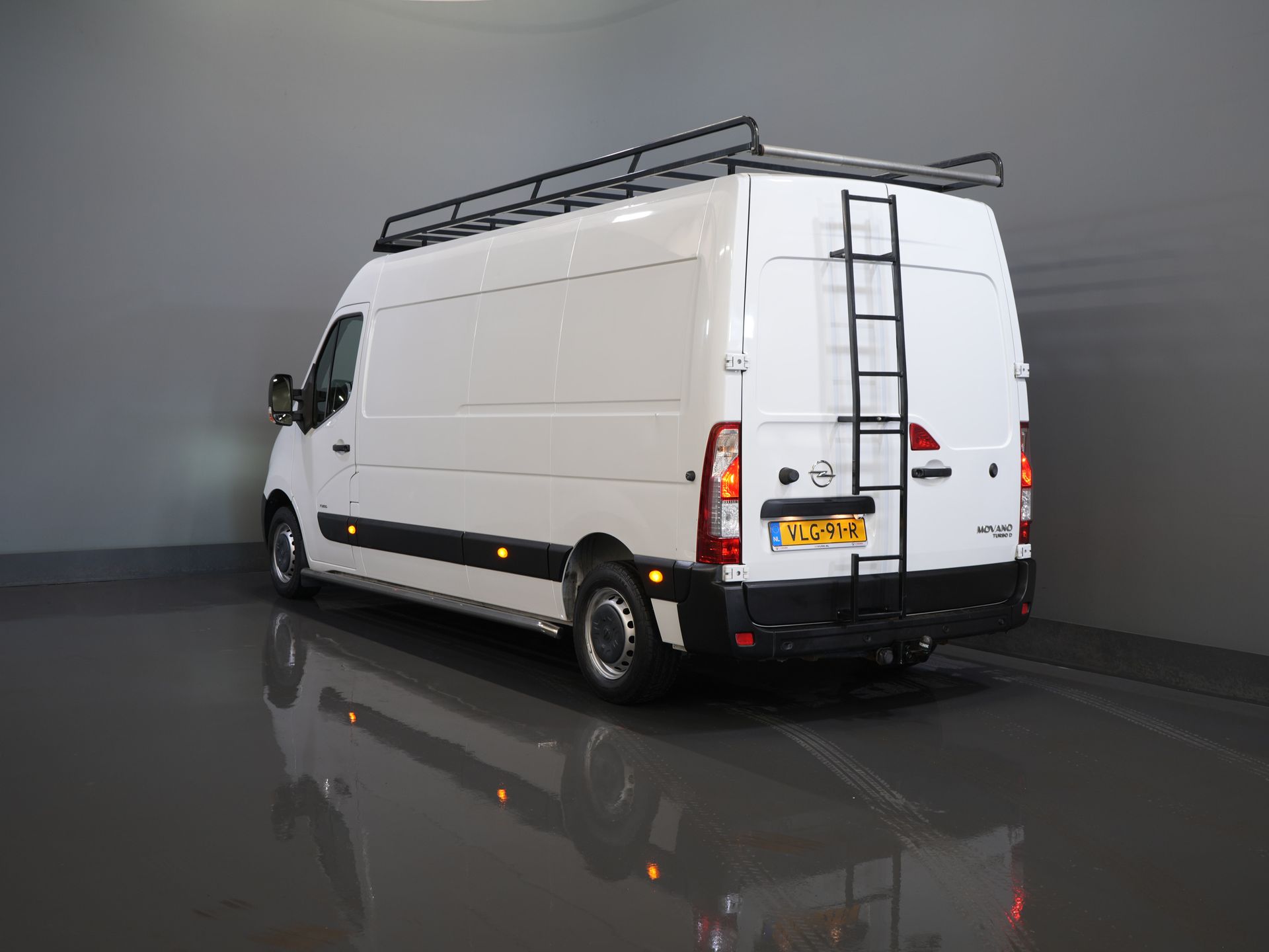 Opel Movano Bestelbus 2.3 Turbo 136PK L3H2 Camera/ Climate/ Cruise/ PDC/ Trekhaak / 2,5T trekgew./ Imperiaal+trap/ Side Bars/ NL Auto