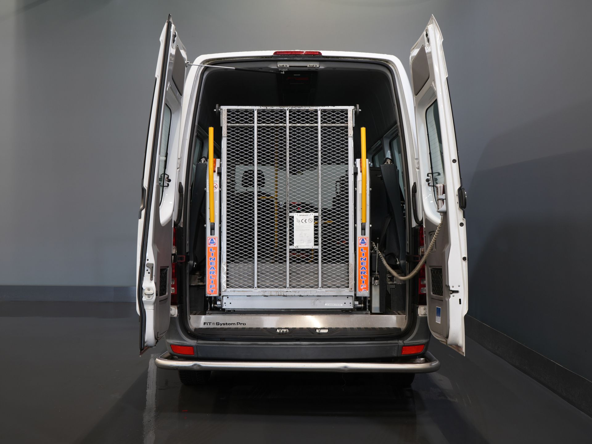 Mercedes-Benz Sprinter Trasporto Passeggeri 313 2.2 CDI L2H2 €11.132 IVA inclusa BPM FREE! EXPORT Combi/ 9 persone/ Kombi/ 9P/ Airco/ Sollevatore per sedie a rotelle