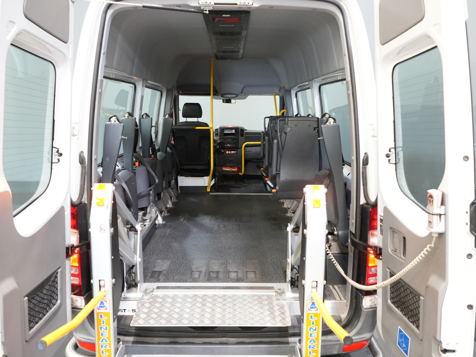 Mercedes-Benz Sprinter Trasporto Passeggeri 313 2.2 CDI L2H2 €11.132 IVA inclusa BPM FREE! EXPORT Combi/ 9 persone/ Kombi/ 9P/ Airco/ Sollevatore per sedie a rotelle