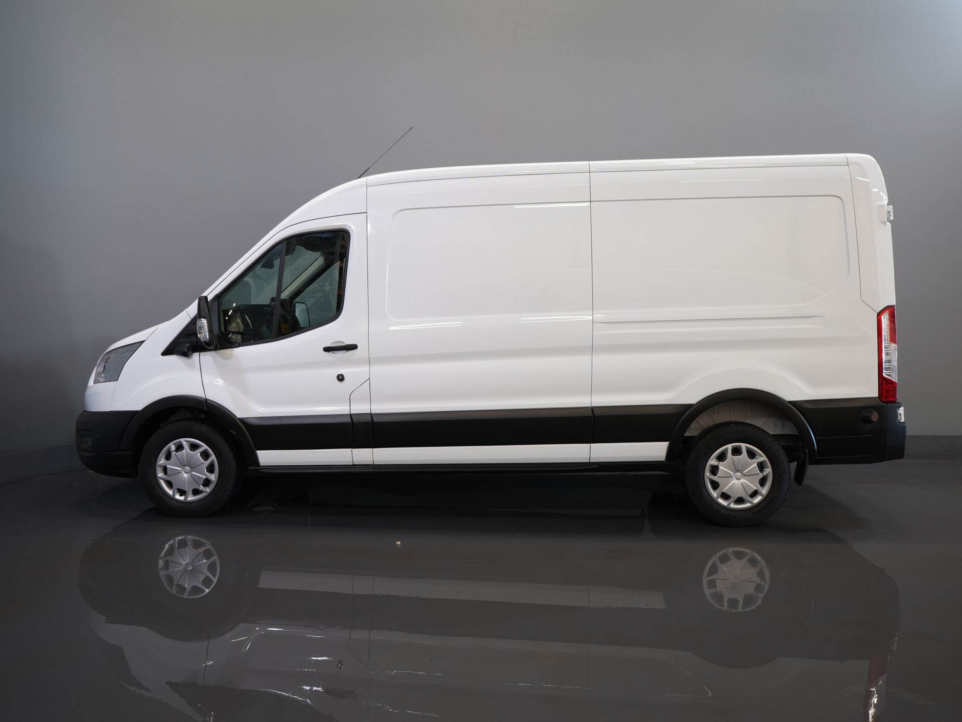 Ford Transit Van 2.0 TDCI 130 hp Aut. L3H2 Trend 270Gr.Türen/ Carplay/ 360 Kamera/ PDC/ Klima/ Tempomat