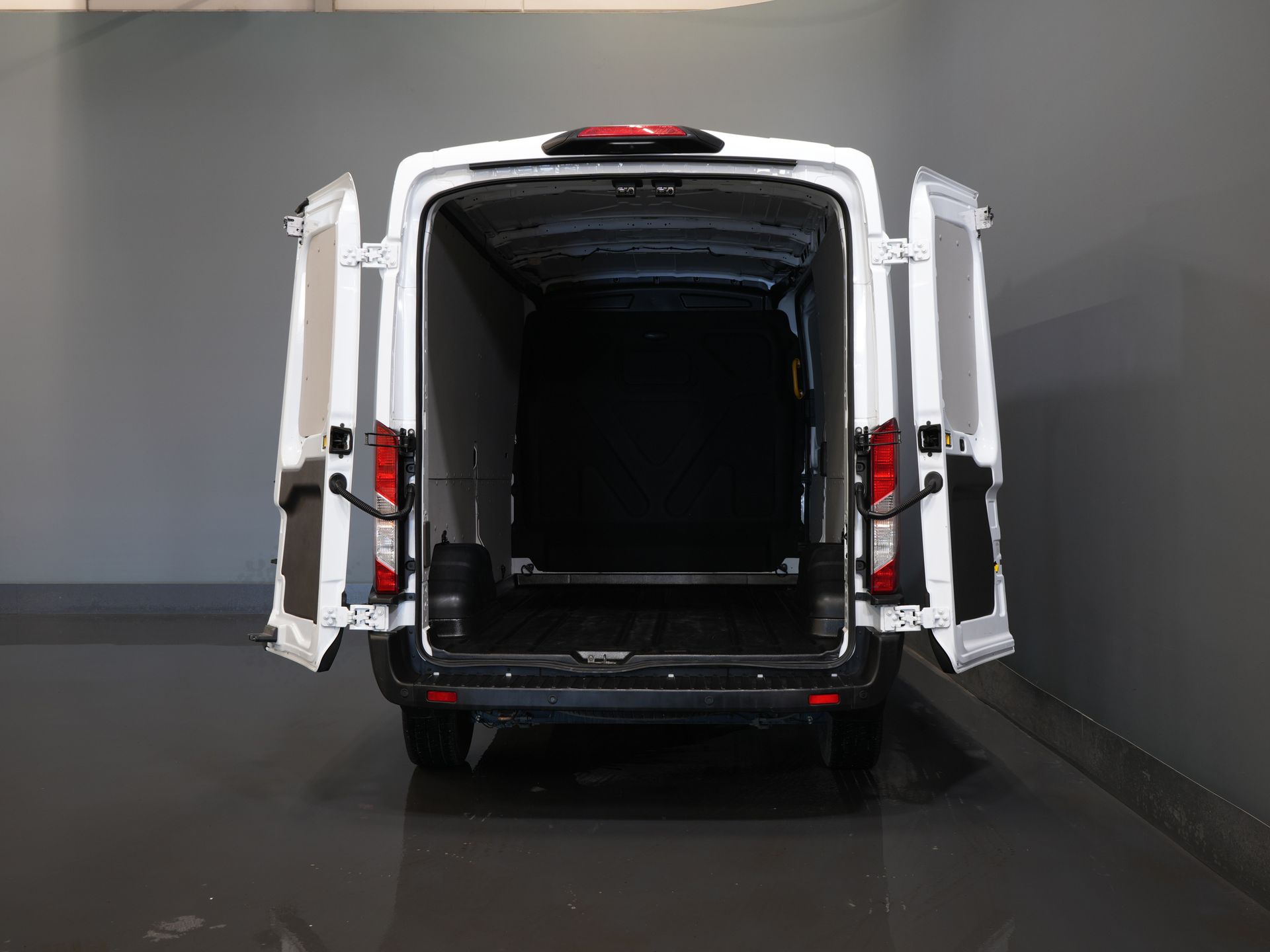 Ford Transit Van 2.0 TDCI 130 hp Aut. L3H2 Trend 270Gr.Türen/ Carplay/ 360 Kamera/ PDC/ Klima/ Tempomat