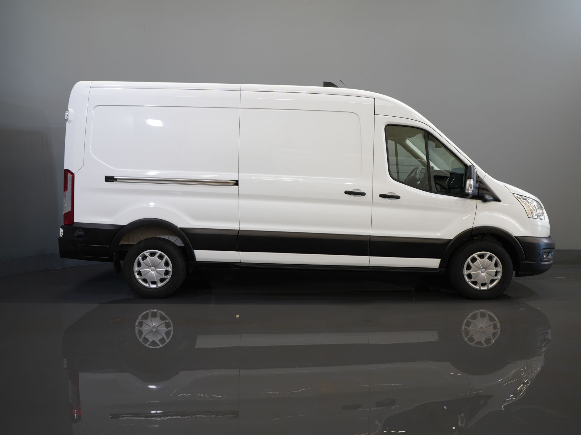 Ford Transit Van 2.0 TDCI 130 hp Aut. L3H2 Trend 270Gr.Türen/ Carplay/ 360 Kamera/ PDC/ Klima/ Tempomat