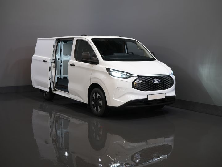 Ford E-Transit Custom Furgoneta 320 Trend 65 kWh 330 km WLTP LED/ Cargador rápido/ 2,3 t de capacidad de remolque/ Dirección asistida/ Asientos calefactables/ Carplay/ Climatizador/ Cámara/ PDC/ Control de crucero