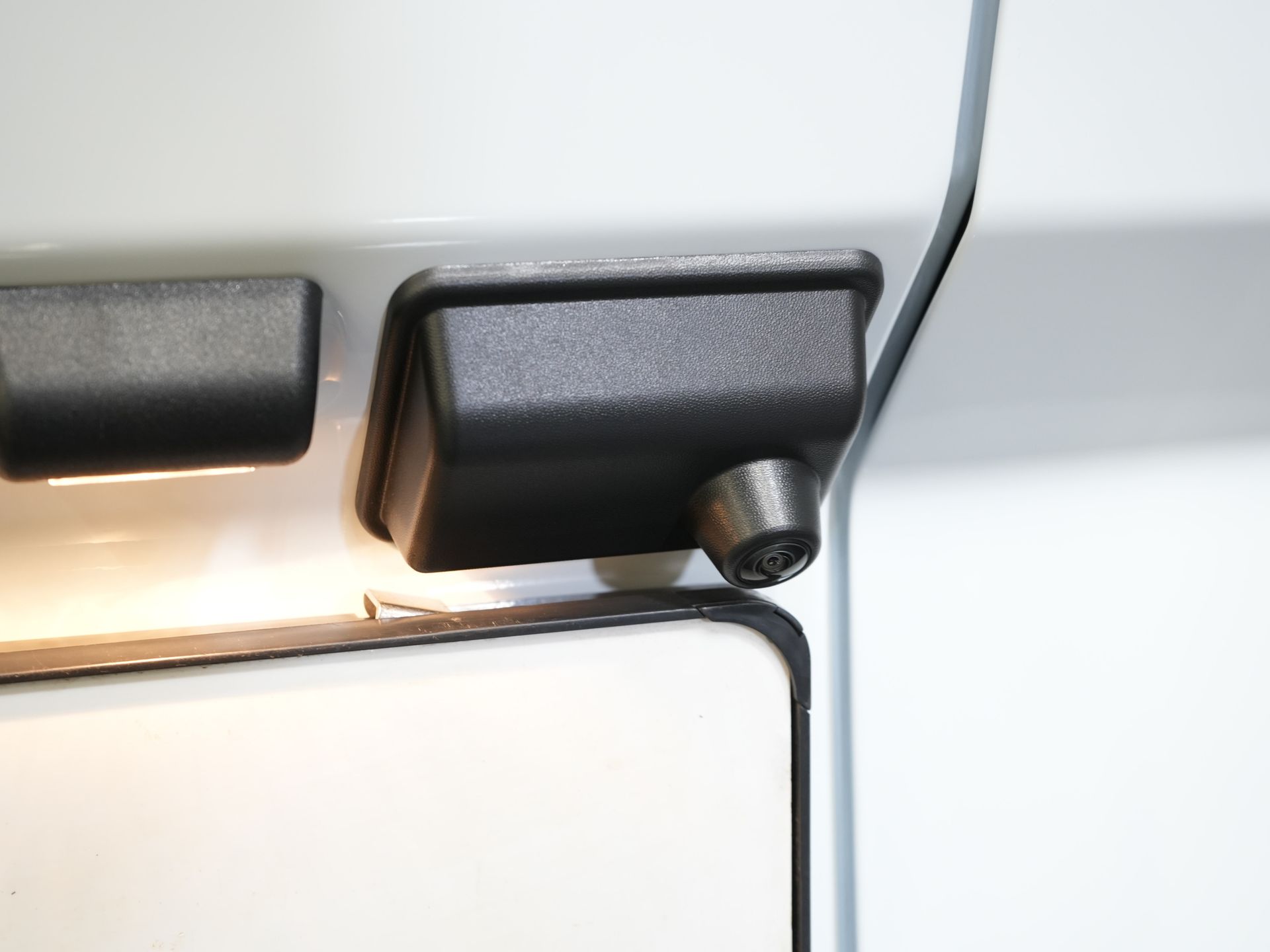 Ford E-Transit Custom Furgoneta 320 Trend 65 kWh 330 km WLTP LED/ Cargador rápido/ 2,3 t de capacidad de remolque/ Dirección asistida/ Asientos calefactables/ Carplay/ Climatizador/ Cámara/ PDC/ Control de crucero