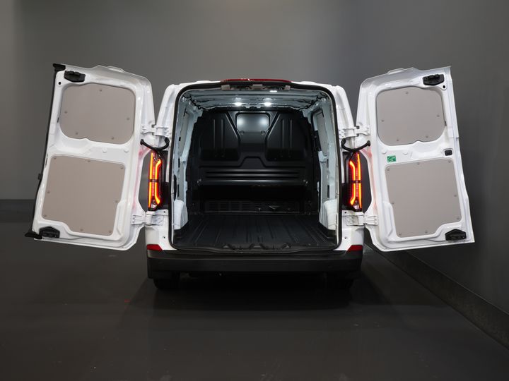 Ford E-Transit Custom Furgoneta 320 Trend 65 kWh 330 km WLTP LED/ Cargador rápido/ 2,3 t de capacidad de remolque/ Dirección asistida/ Asientos calefactables/ Carplay/ Climatizador/ Cámara/ PDC/ Control de crucero