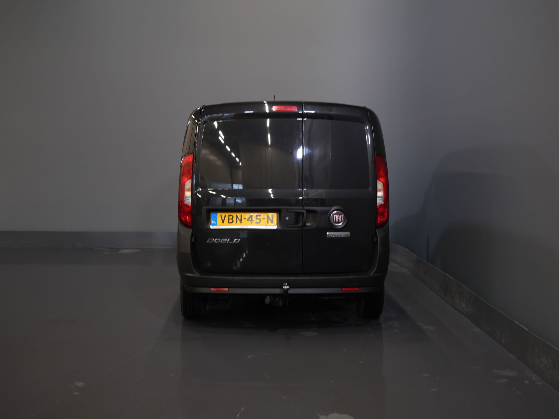 Fiat Doblò Bestelbus Cargo 1.6 MJ 105 pk NL Auto/ 3Pers./ Airco/ Navi/ Cruise/ DAB/ Trekhaak