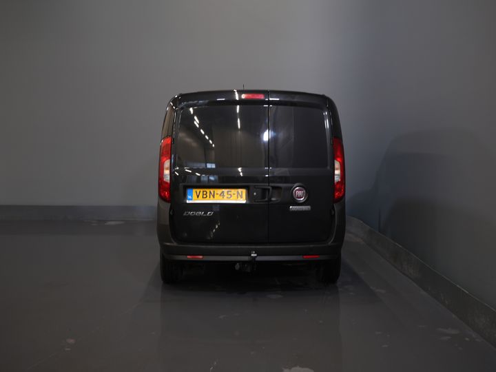 Fiat Doblò Bestelbus Cargo 1.6 MJ 105 pk NL Auto/ 3Pers./ Airco/ Navi/ Cruise/ DAB/ Trekhaak