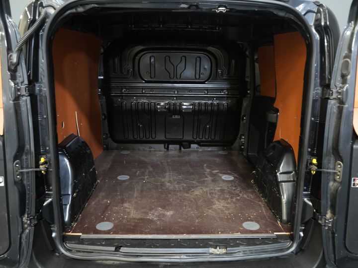 Fiat Doblò Bestelbus Cargo 1.6 MJ 105 pk NL Auto/ 3Pers./ Airco/ Navi/ Cruise/ DAB/ Trekhaak