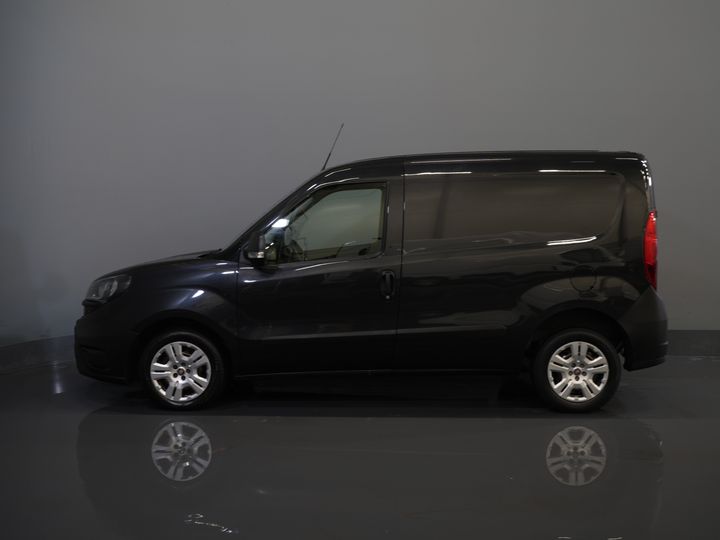 Fiat Doblò Bestelbus Cargo 1.6 MJ 105 pk NL Auto/ 3Pers./ Airco/ Navi/ Cruise/ DAB/ Trekhaak