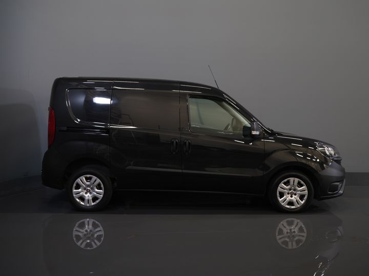 Fiat Doblò Bestelbus Cargo 1.6 MJ 105 pk NL Auto/ 3Pers./ Airco/ Navi/ Cruise/ DAB/ Trekhaak