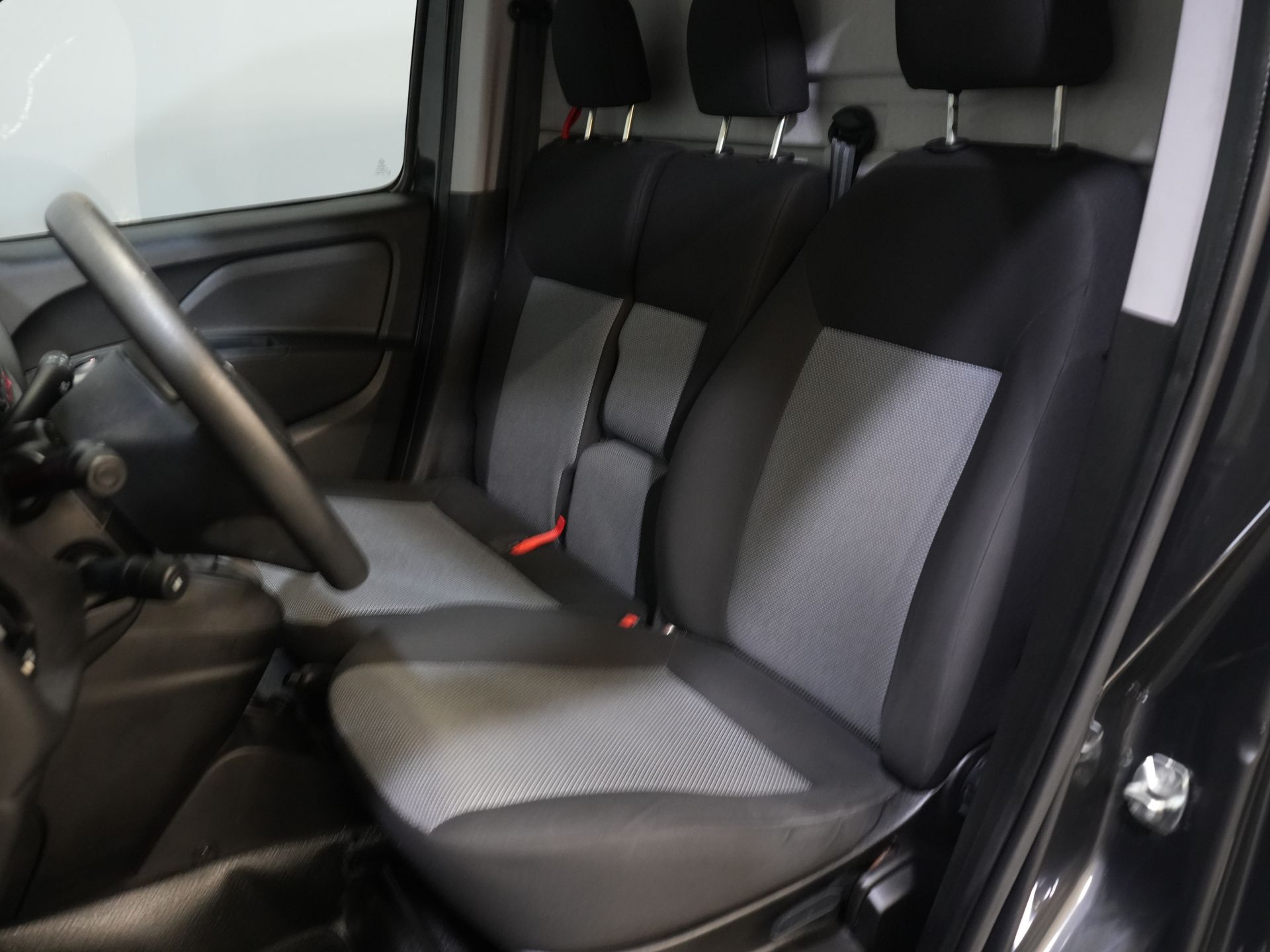 Fiat Doblò Bestelbus Cargo 1.6 MJ 105 pk NL Auto/ 3Pers./ Airco/ Navi/ Cruise/ DAB/ Trekhaak