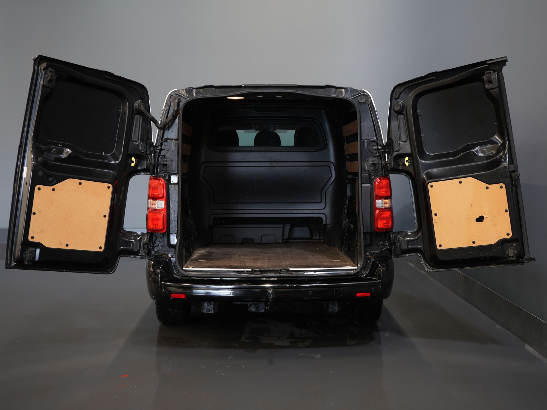 Peugeot Expert Van 2.0 HDI 180 CP Aut DC Double Cab (DEMO) BPM FREE! NL Auto/ 18
