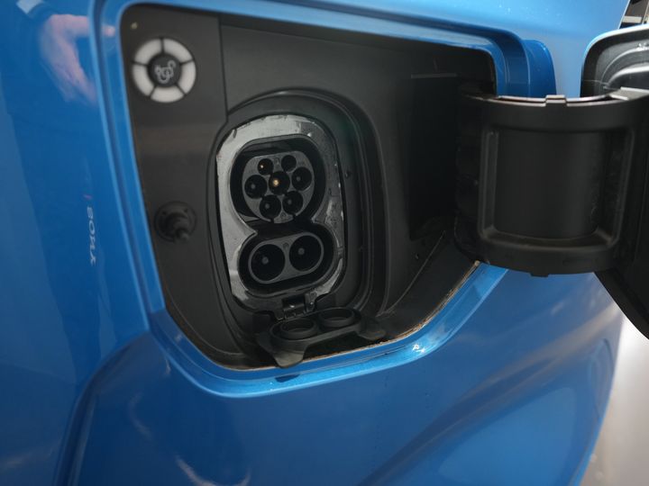 Ford E-Transit Custom Van 340 65 kWh 330 km WLTP L2 Limited Gwarancja 5 lat/ 2,3 t Ładowność/ Szybka ładowarka/ Matrix LED/ B&O/ Adapt.Cruise/ Ogrzewanie postojowe/ Carplay