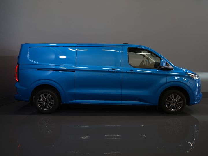 Ford E-Transit Custom Van 340 65 kWh 330 km WLTP L2 Limited Gwarancja 5 lat/ 2,3 t Ładowność/ Szybka ładowarka/ Matrix LED/ B&O/ Adapt.Cruise/ Ogrzewanie postojowe/ Carplay
