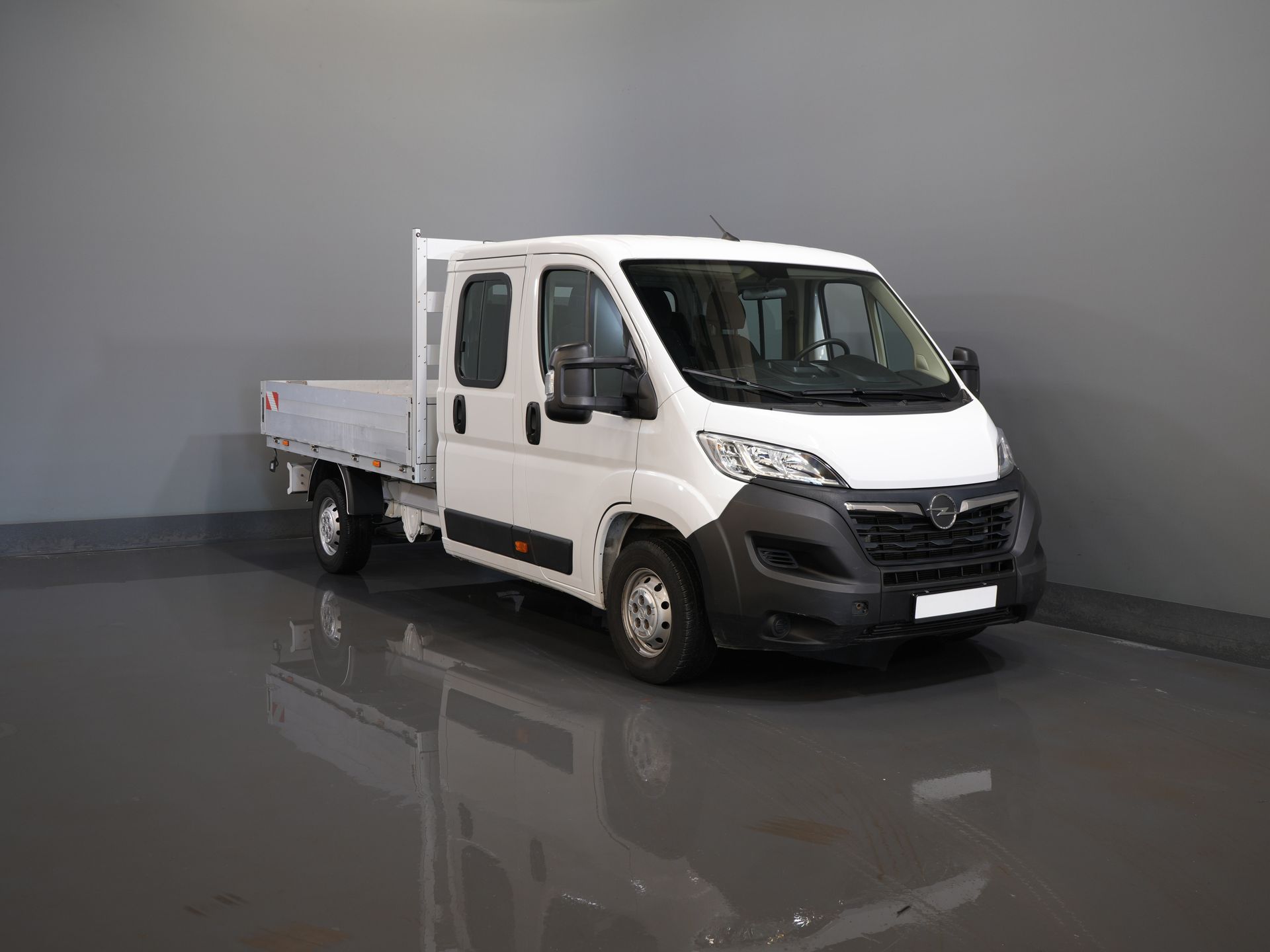 Volkswagen Caddy Cargo Van 2.0 TDI 125 hp DSG Aut. Stand heater/ Seat heating/ Carplay/ PDC/ 16” LMV/ Tow bar/ Roof rails