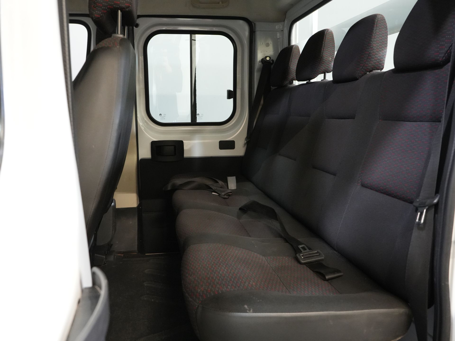 Volkswagen Caddy Cargo Van 2.0 TDI 125 hp DSG Aut. Stand heater/ Seat heating/ Carplay/ PDC/ 16” LMV/ Tow bar/ Roof rails