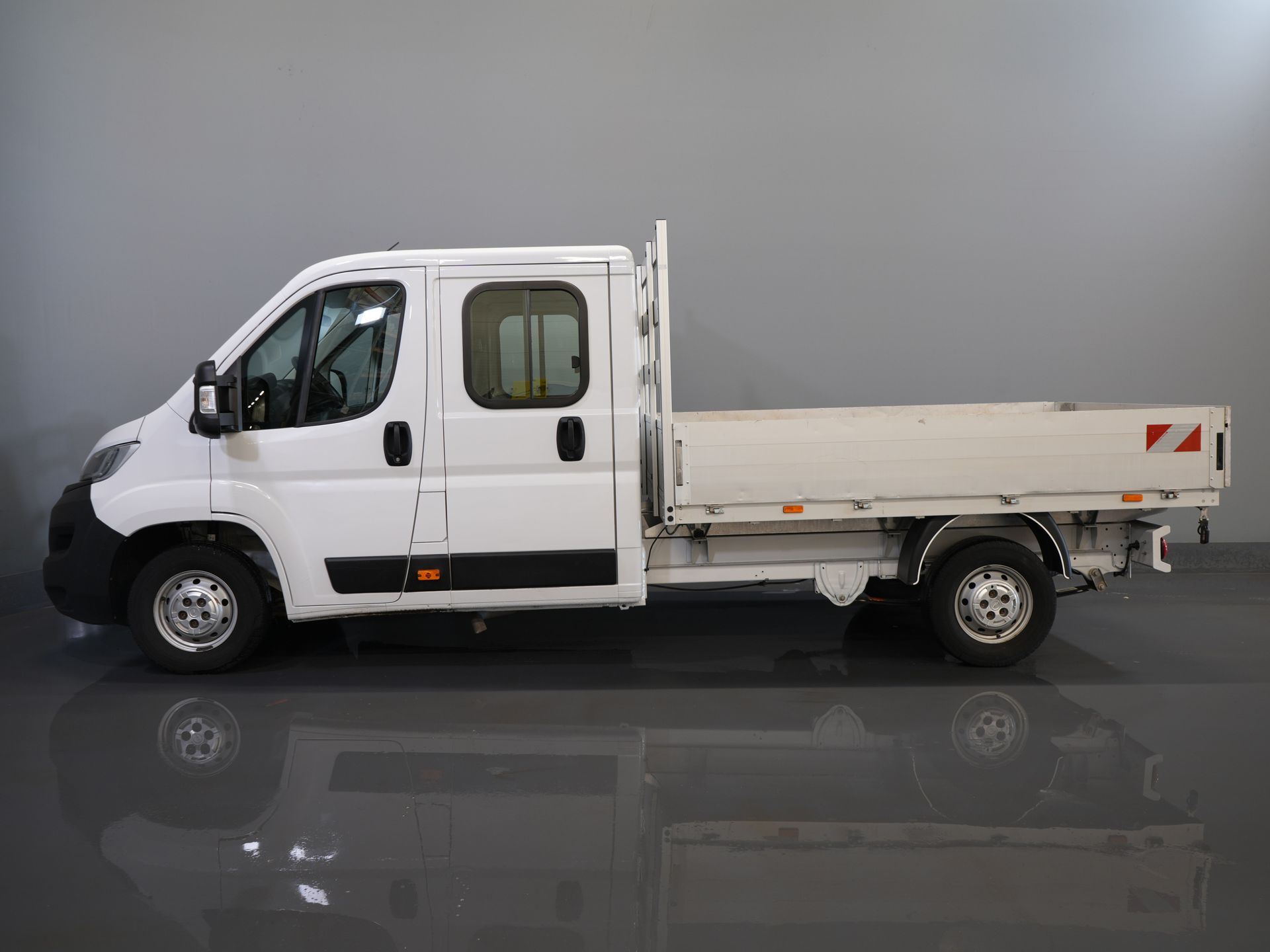 Volkswagen Caddy Cargo Van 2.0 TDI 125 hp DSG Aut. Stand heater/ Seat heating/ Carplay/ PDC/ 16” LMV/ Tow bar/ Roof rails